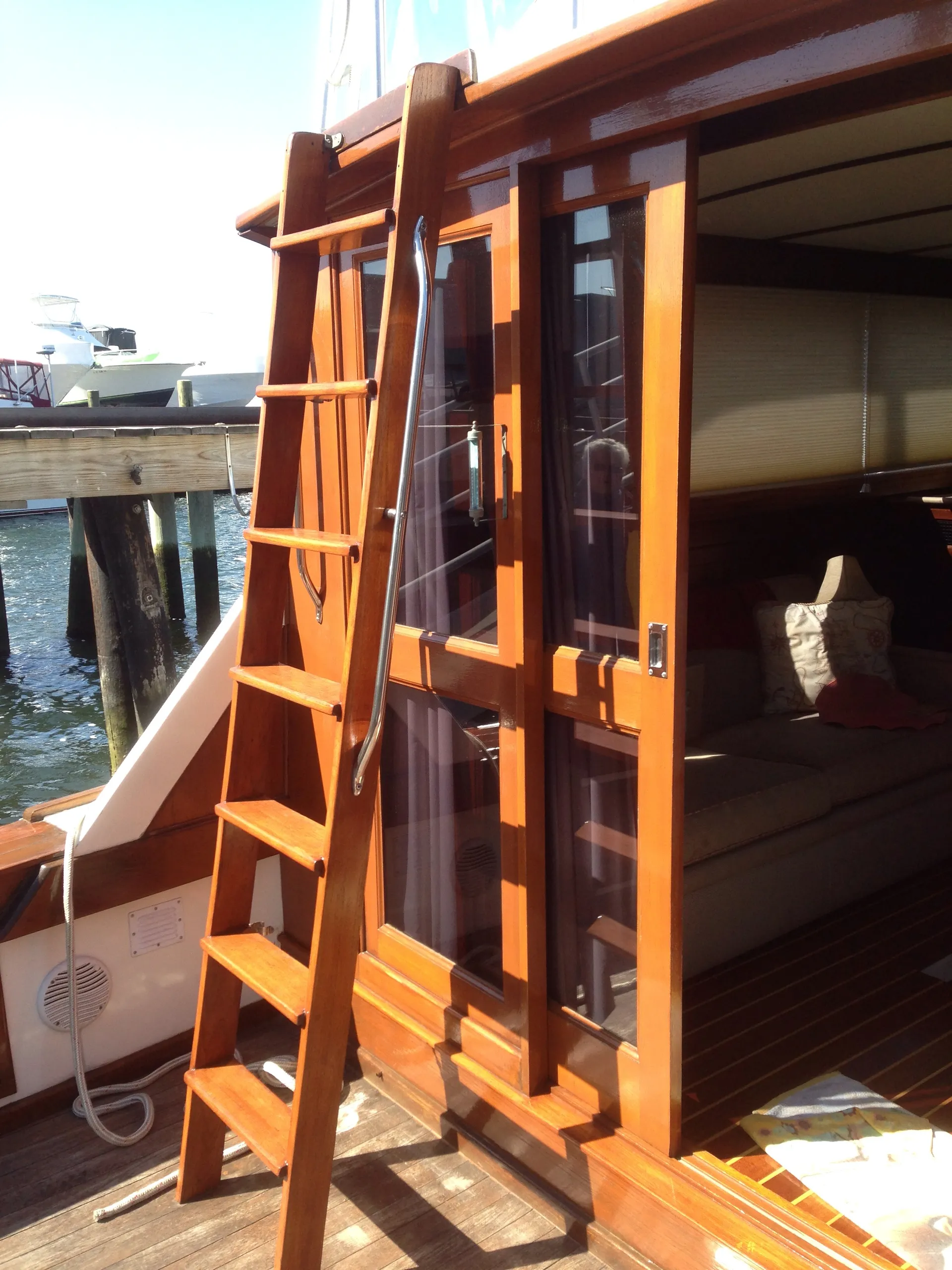 Egg Harbor Yachts 36 Sedan Fisherman in Piermont, NY — photo 8