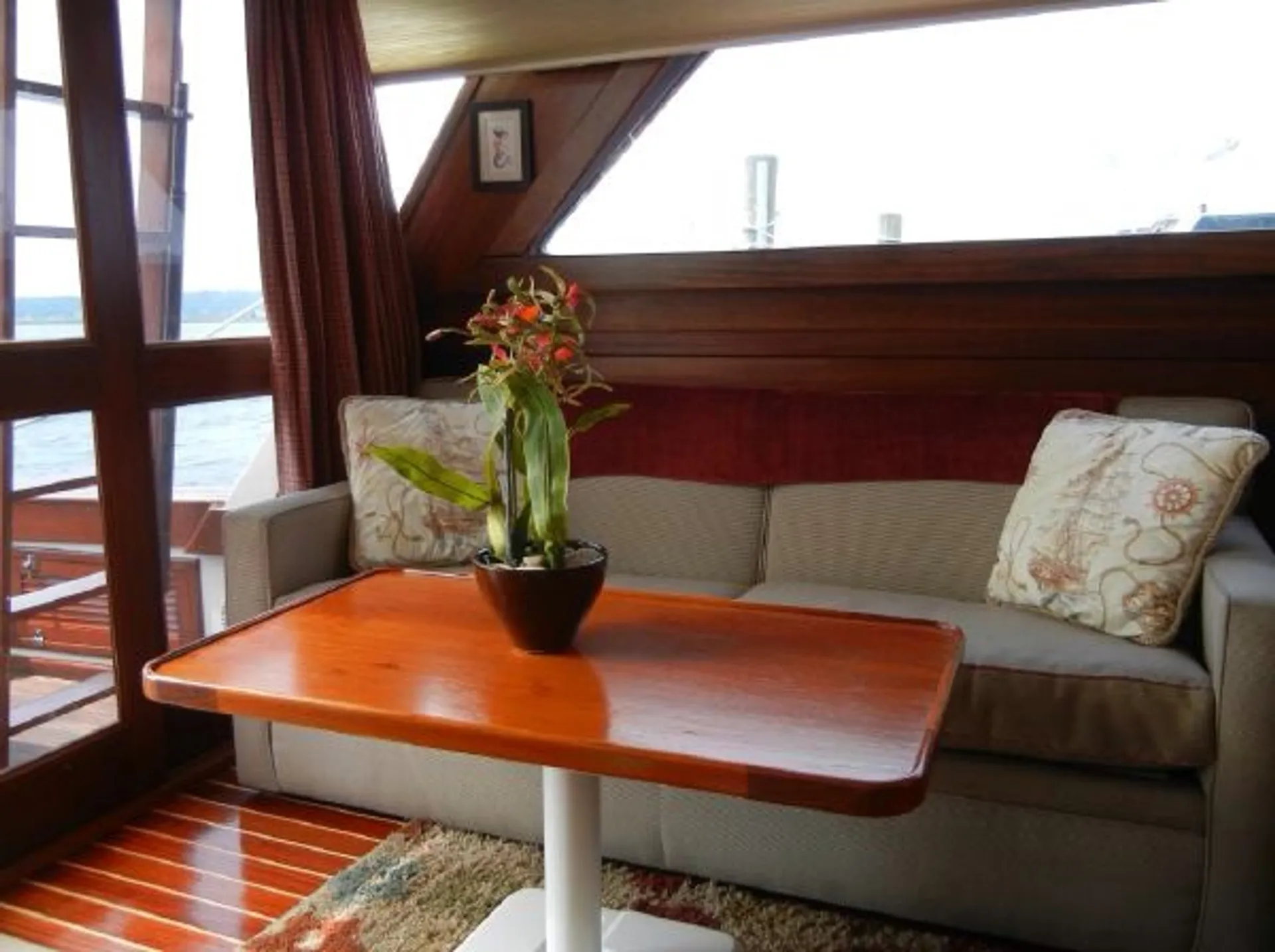 Egg Harbor Yachts 36 Sedan Fisherman in Piermont, NY — photo 9