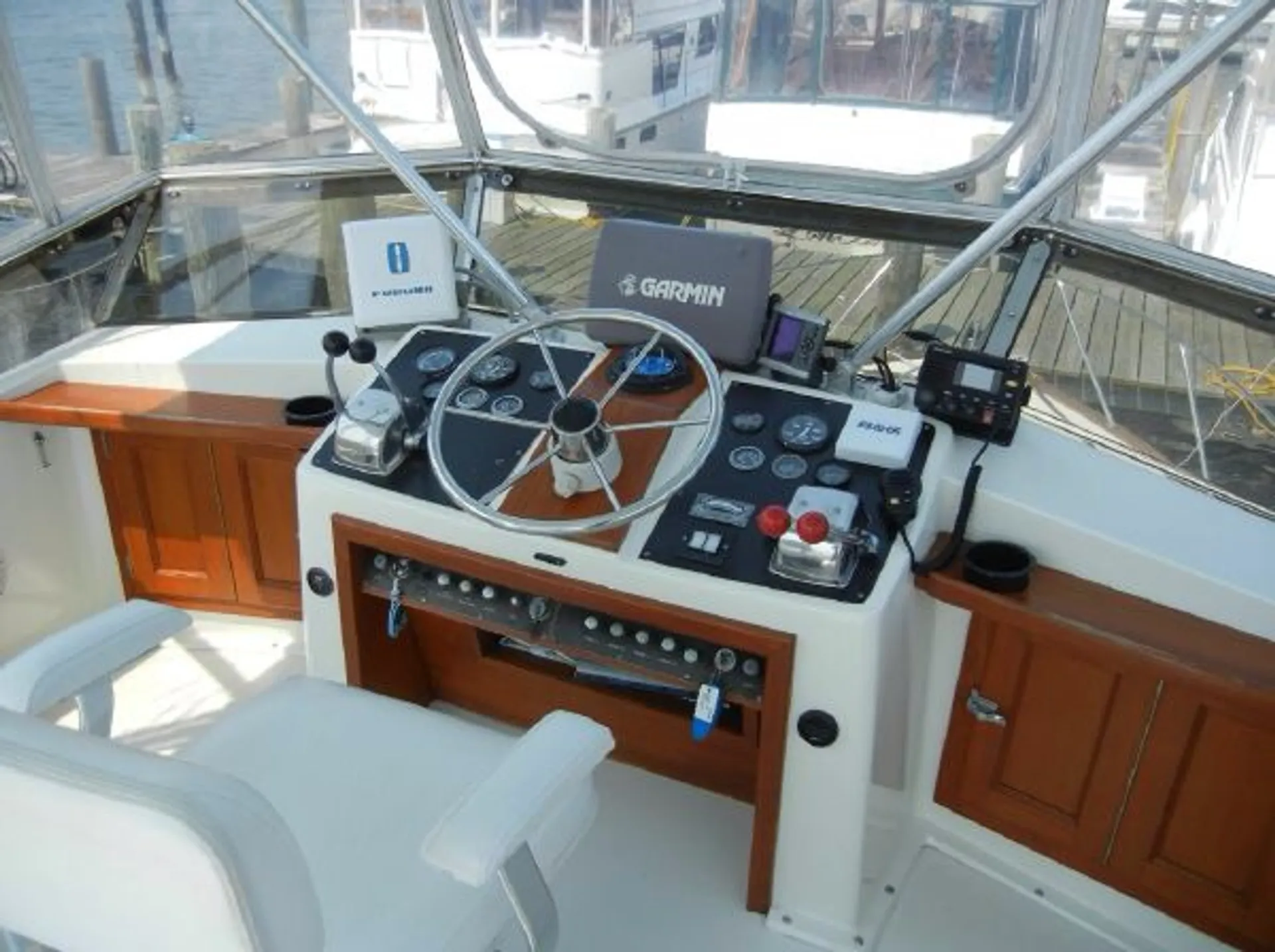 Egg Harbor Yachts 36 Sedan Fisherman in Piermont, NY — photo 3