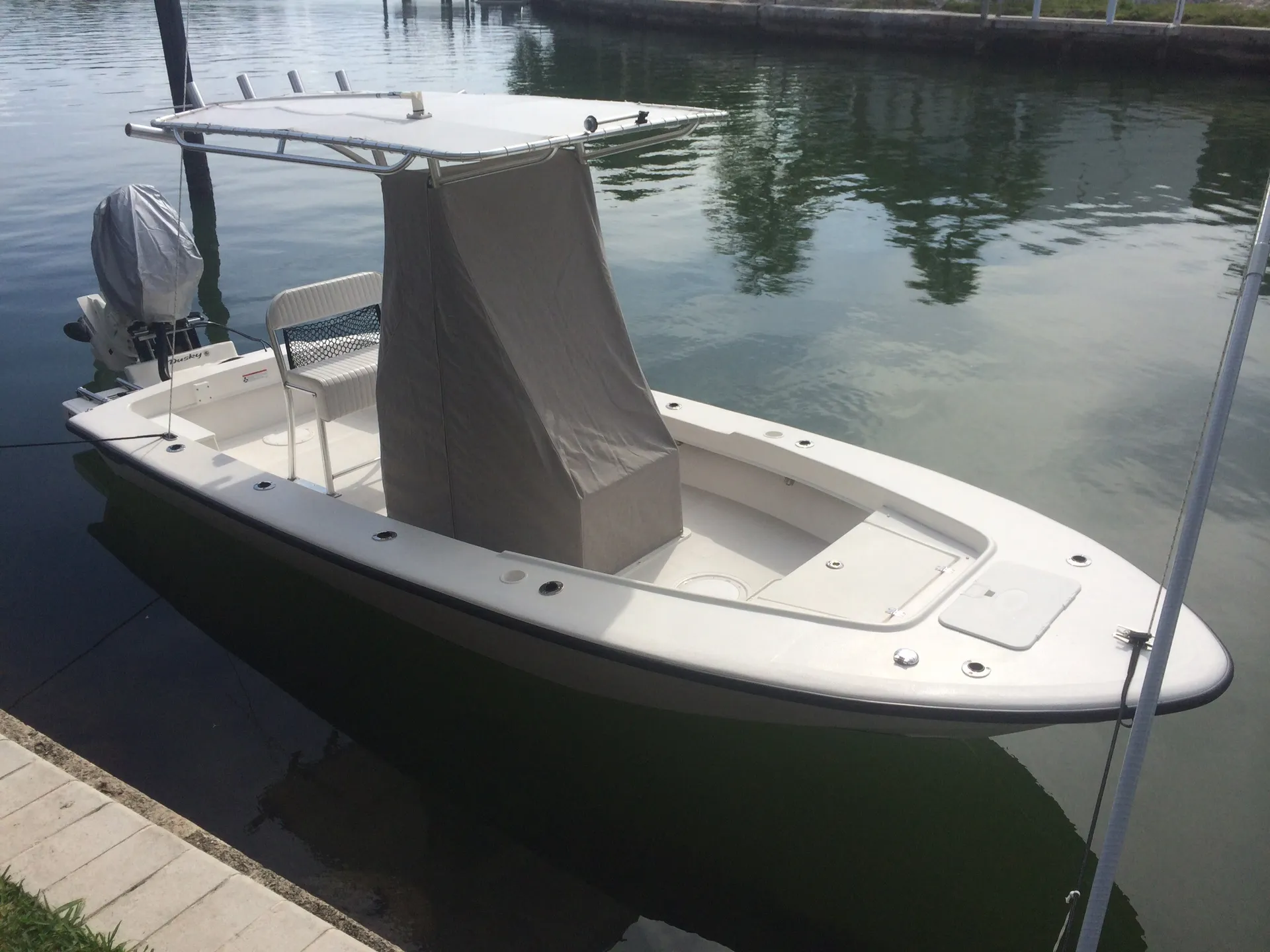 Dusky Marine 203 in Key Largo, FL — photo 5