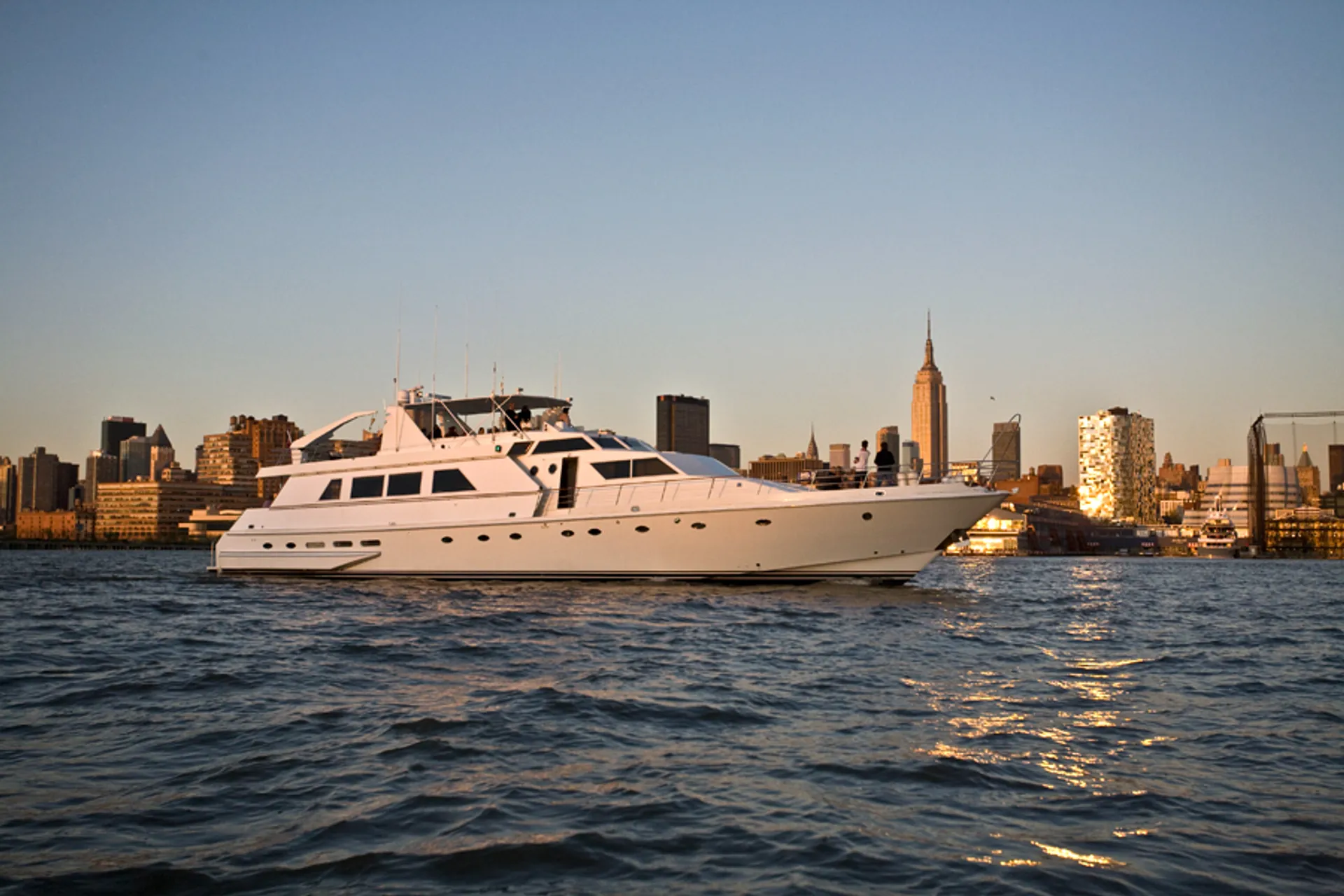97ft Luxury Yacht in NJ/NYC