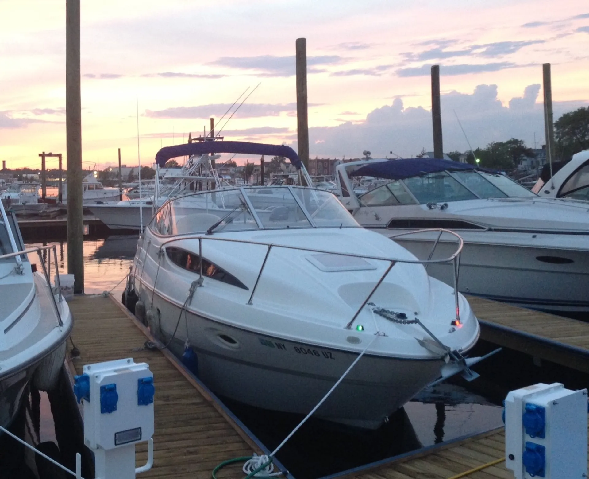 Bayliner 265 in Flushing, NY — photo 9