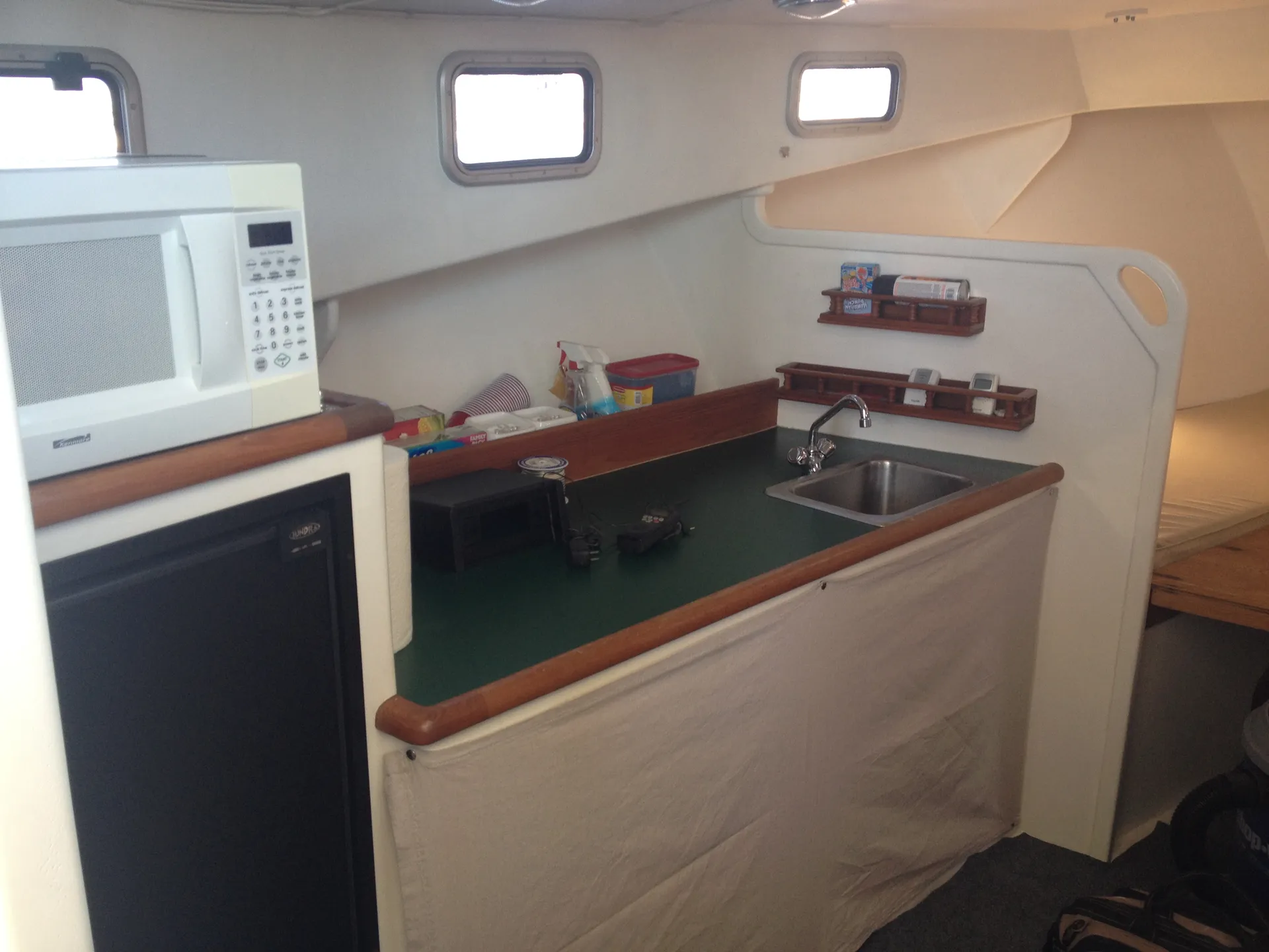 38' BOSTON pick up! Great for sunset cruises, sightseeing, PROPOSALS!