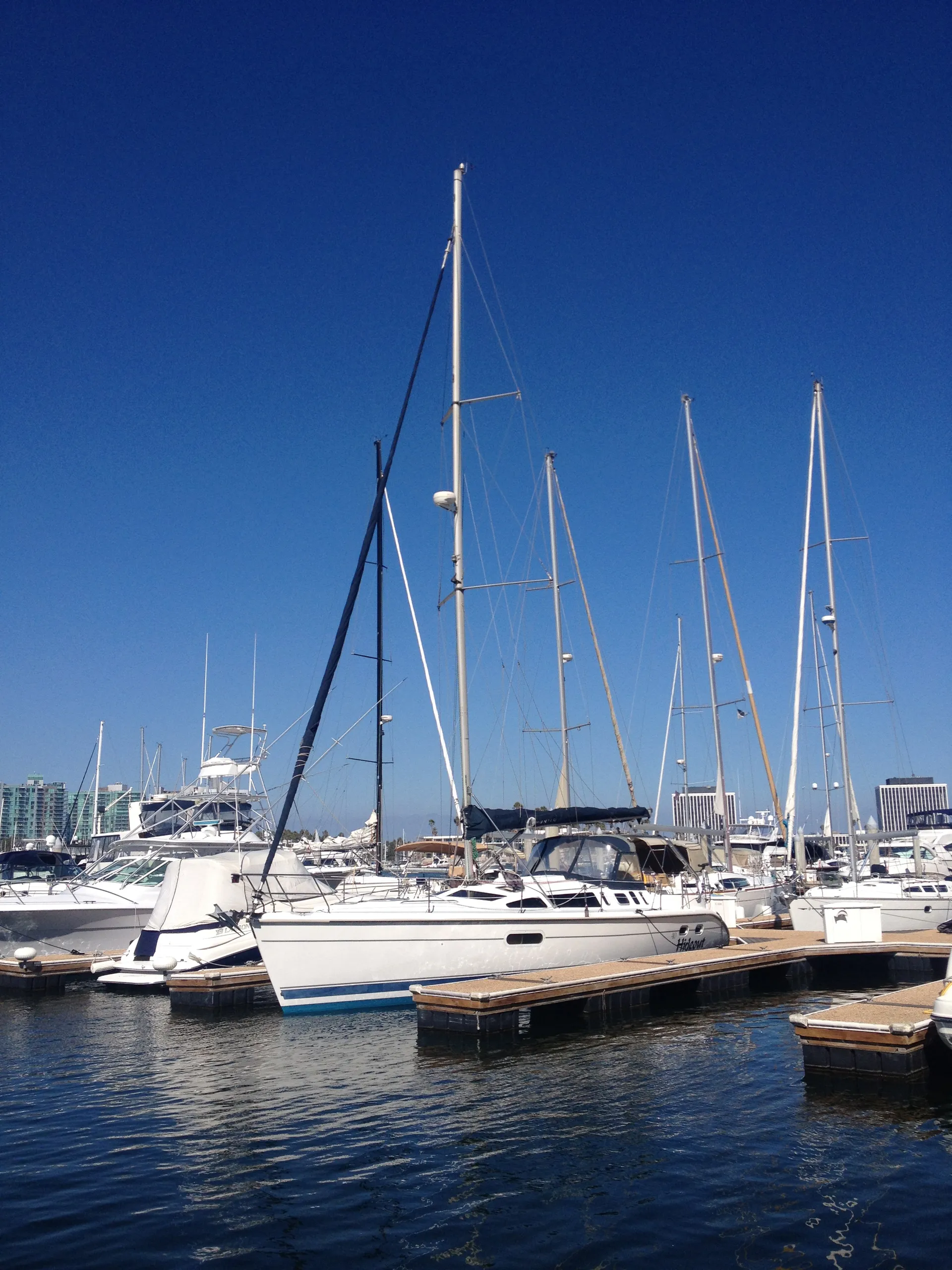Hunter Hunter 410 in Marina del Rey, CA — photo 2