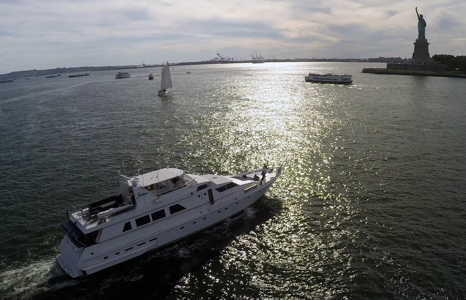 97ft Luxury Yacht in NJ/NYC