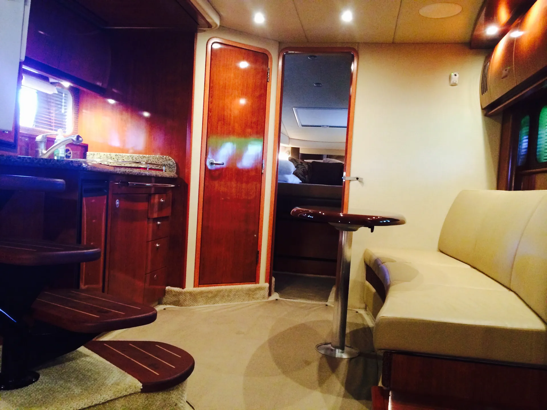 Sea Ray Boats 38 Sundancer in Phoenix, AZ — photo 4