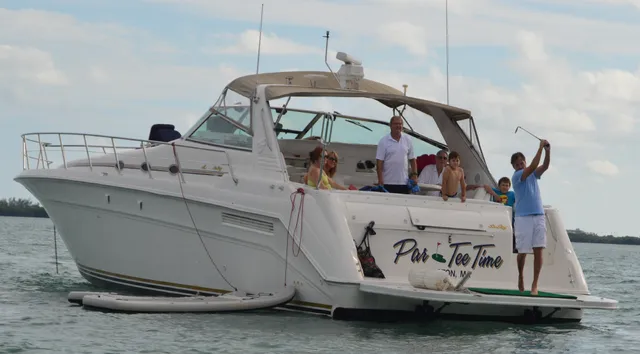 Rent a Sea Ray Boats motor yacht in Boston, MA near me