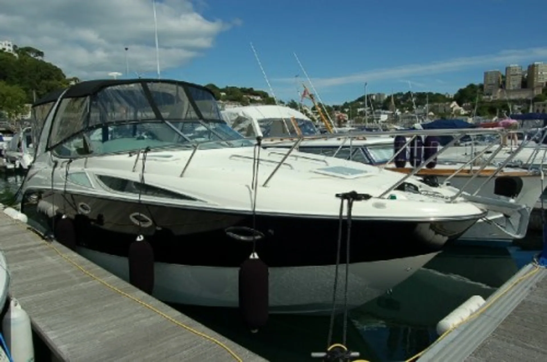 Bayliner 300S Cruiser in Jersey City, NJ — photo 2