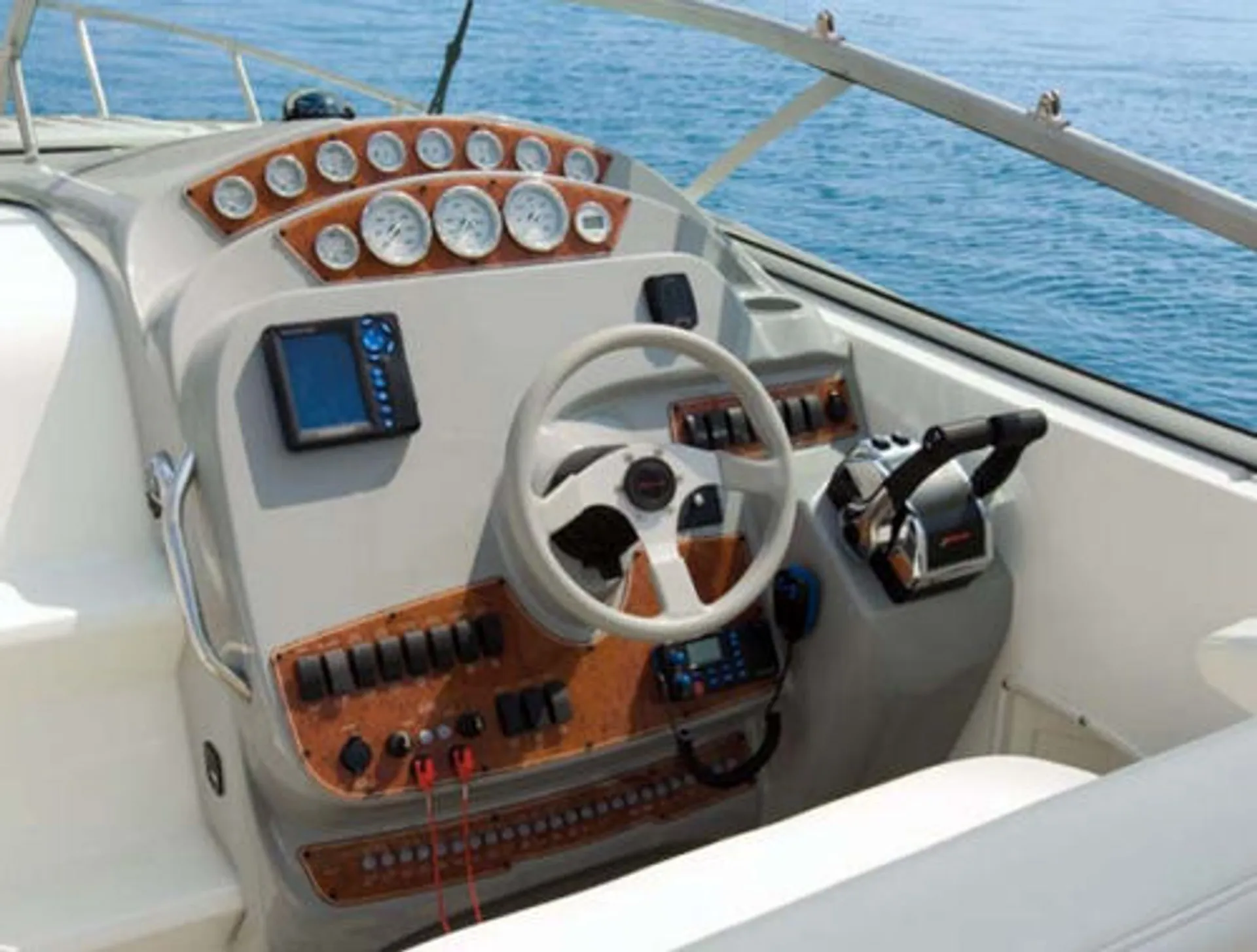 Bayliner 300S Cruiser in Jersey City, NJ — photo 3