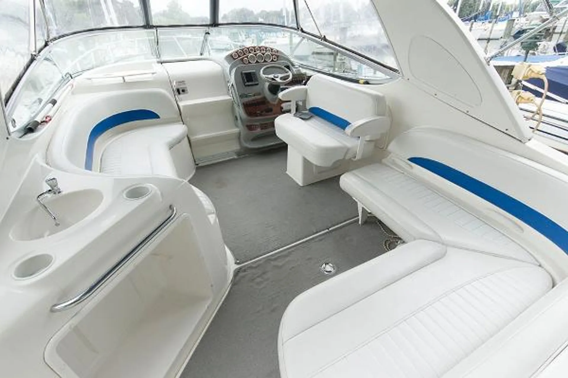 Bayliner 300S Cruiser in Jersey City, NJ — photo 5