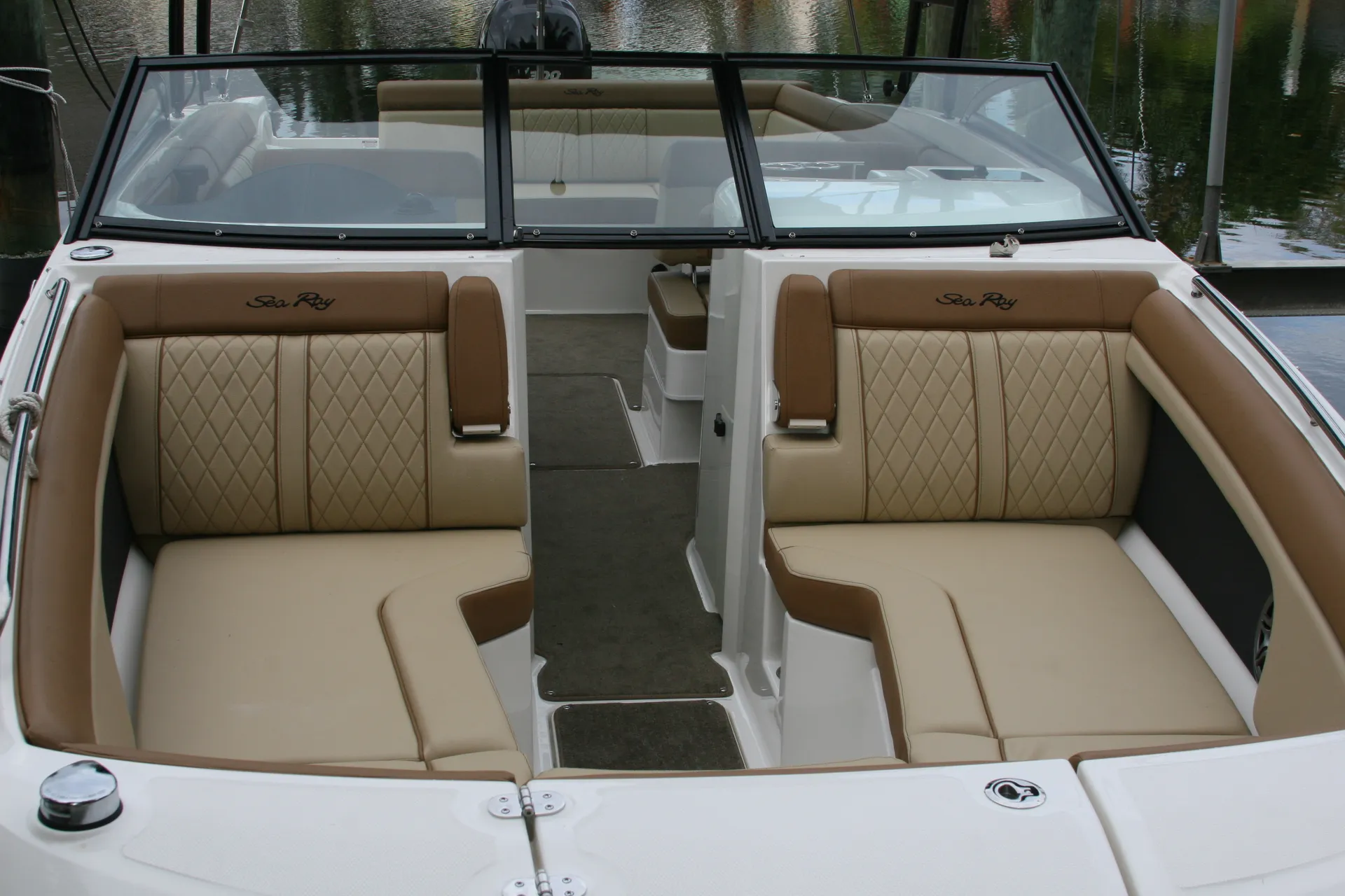 Sea Ray Boats 27" Sun Deck in Fort Lauderdale, FL — photo 3