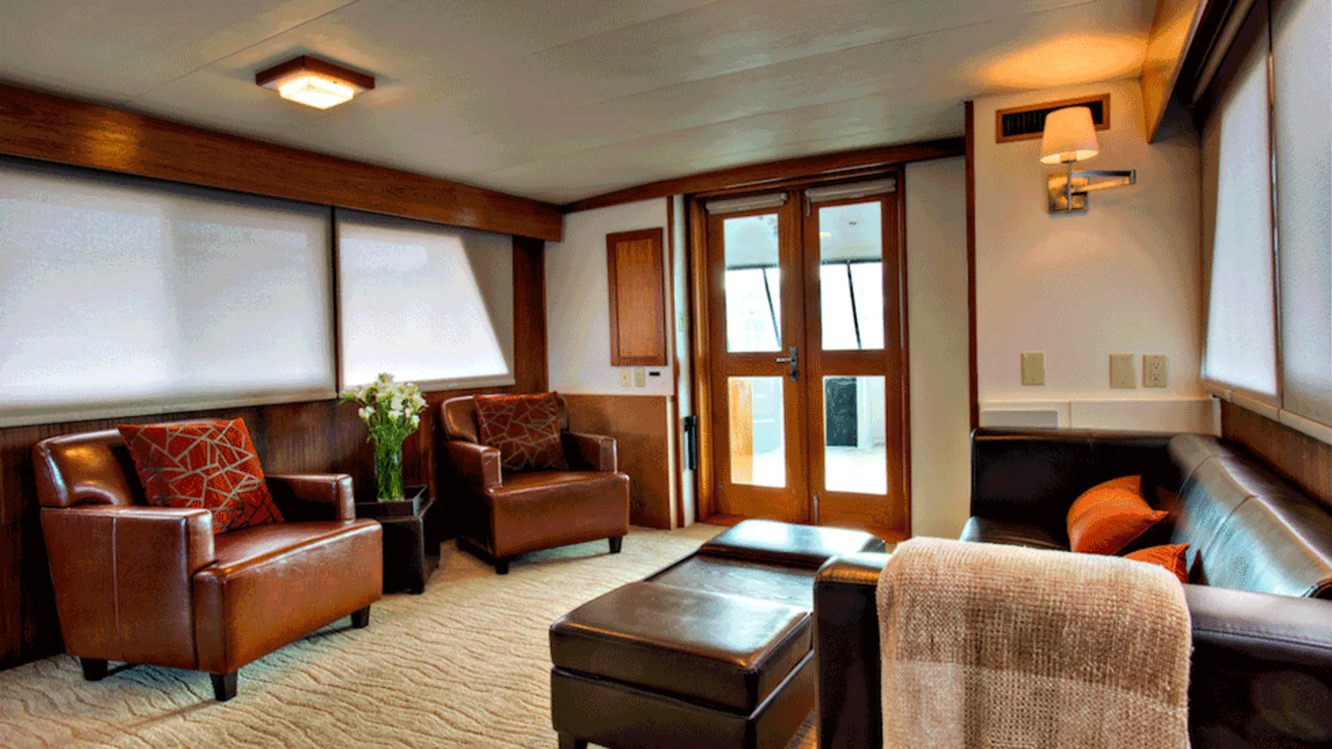 Hatteras Yachts 70 Motor Yacht in Seattle, WA — photo 6