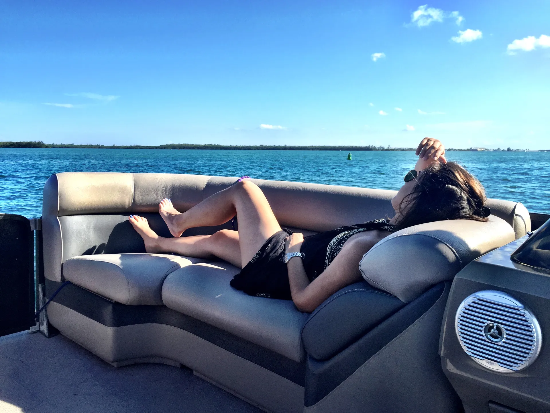 Premier Marine 221 Gemini RE in Hollywood, FL — photo 4