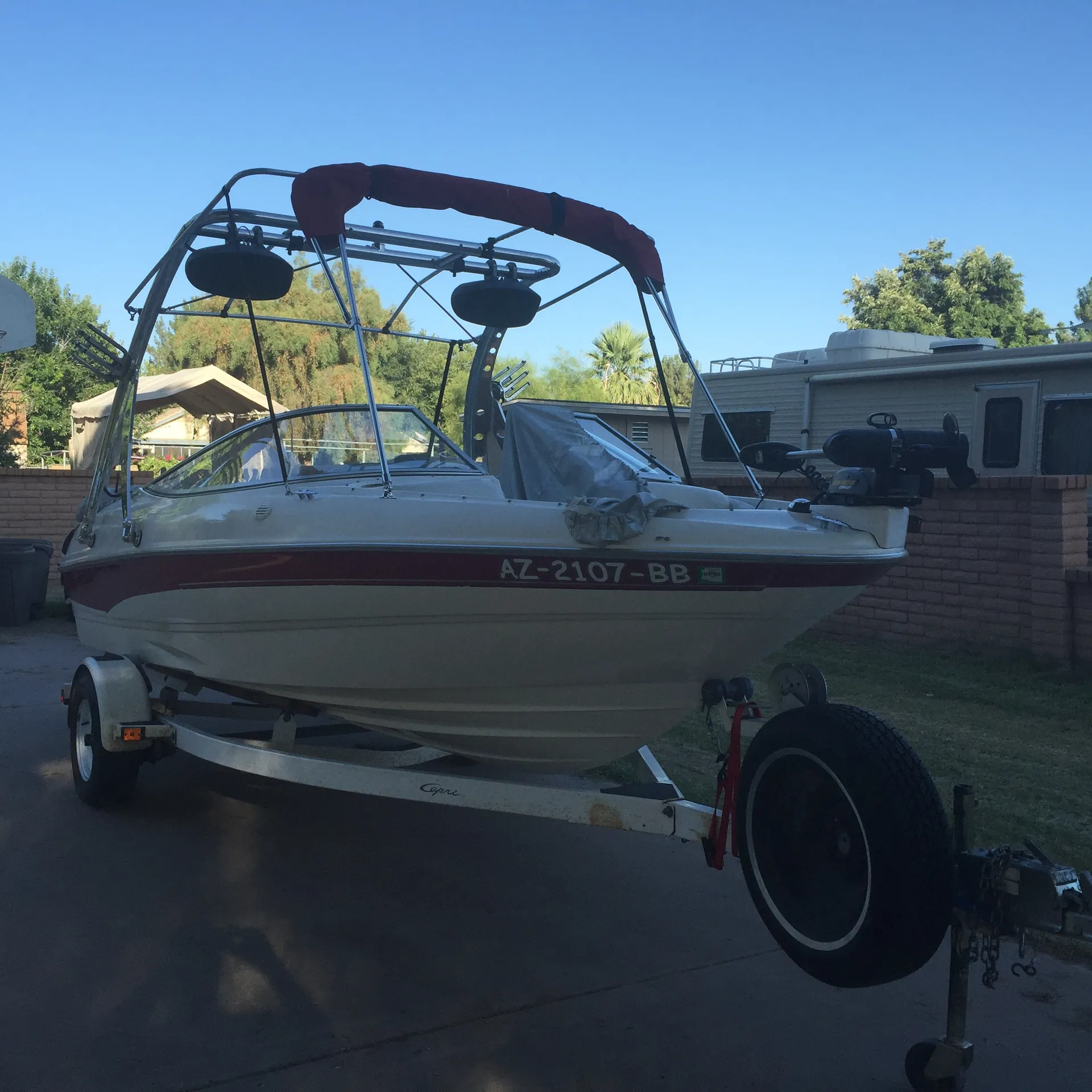 Great wake, tubing, & fishing boat! Free Captain Required 1st Rental