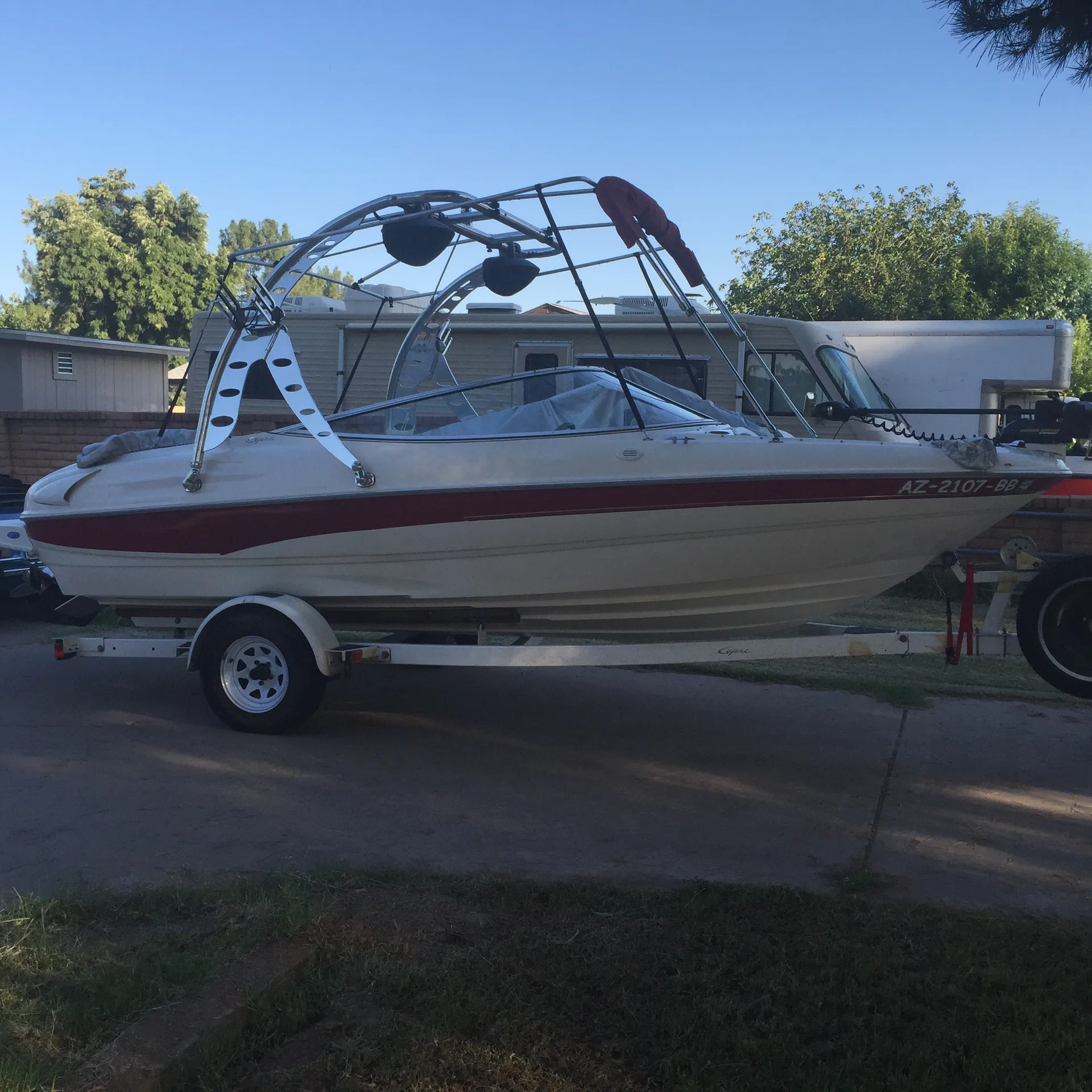 Great wake, tubing, & fishing boat! Free Captain Required 1st Rental