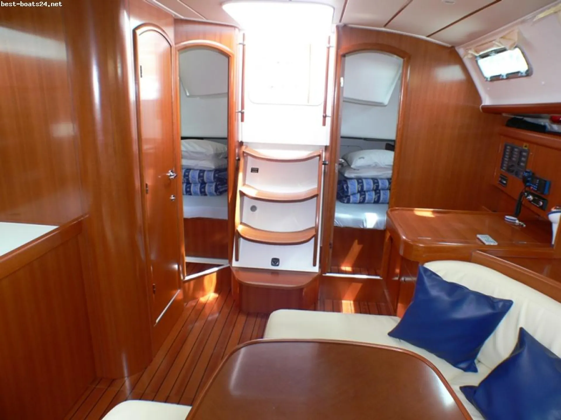 Beneteau Oceanis 393 Beneteau Oceanis 393 in Corfu, Peloponnisos Dytiki Ellada ke Ionio — photo 6