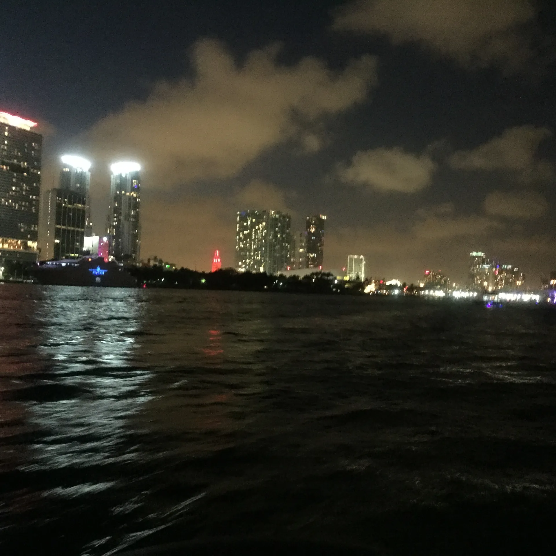 Premier Marine 221 Gemini RE in Hollywood, FL — photo 8