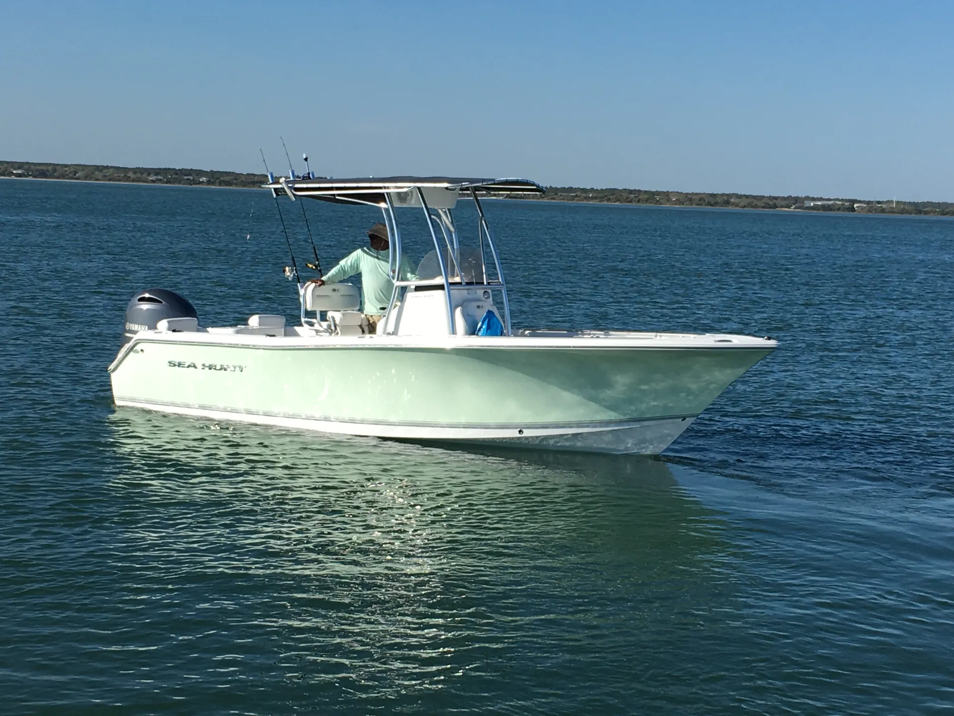 2016 Sea Hunt 225 triton ... Fish on