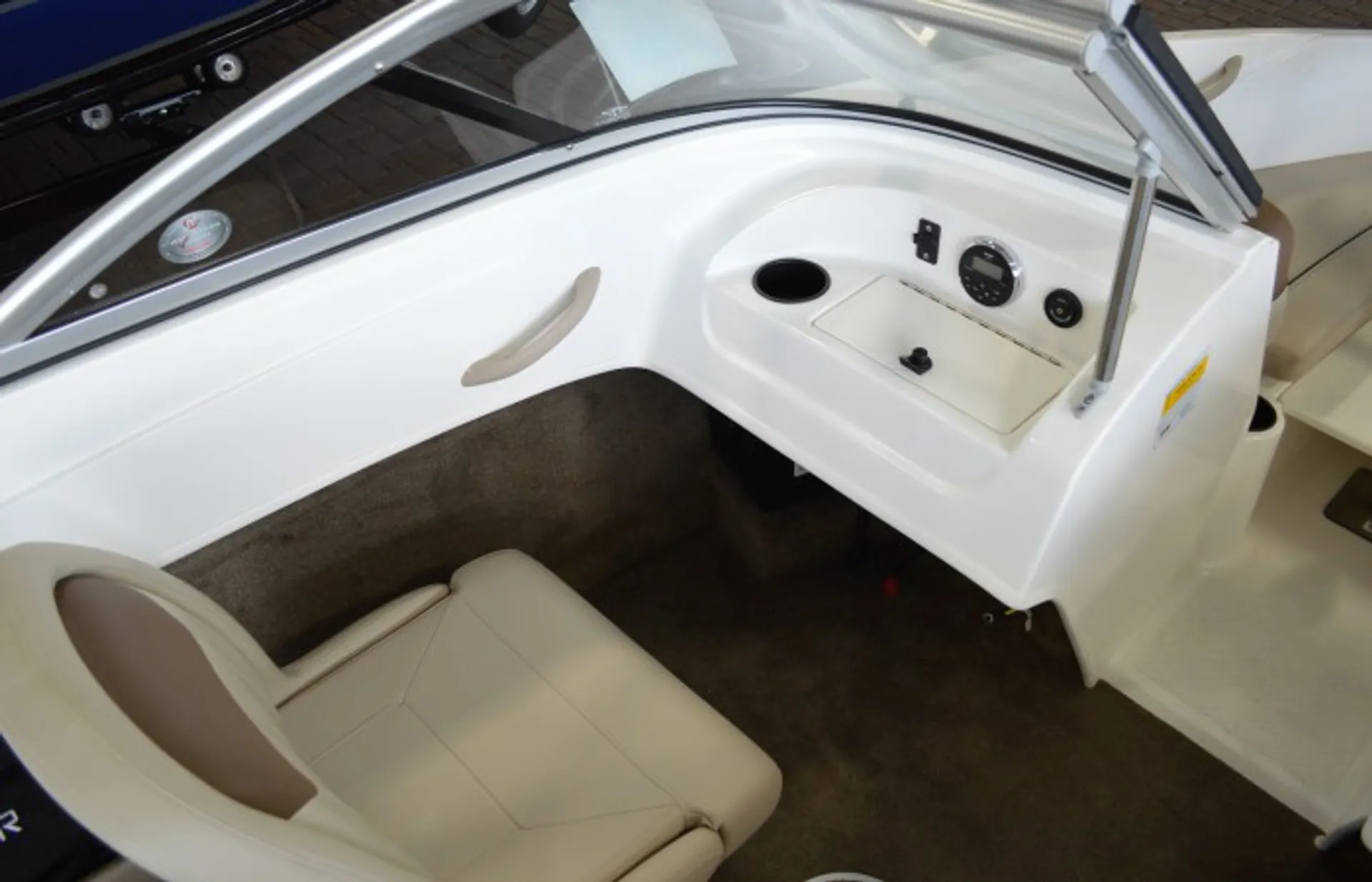 Bayliner 175 BR W/Trailer in Renton, WA — photo 3