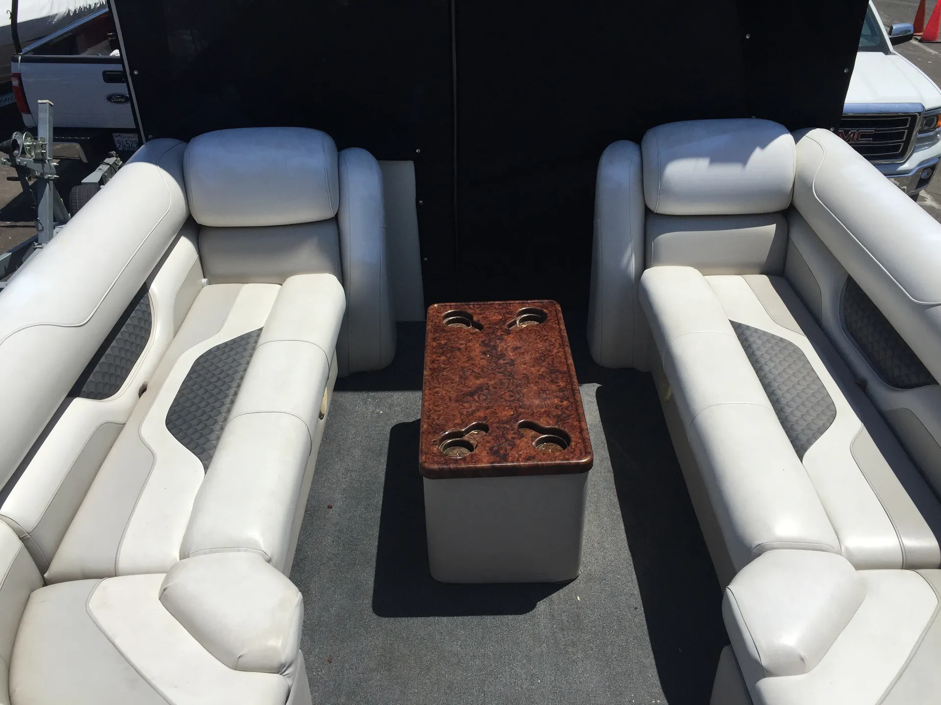 Sylvan Marine 8527 Mandalay Hardtop in Spicewood, TX — photo 6