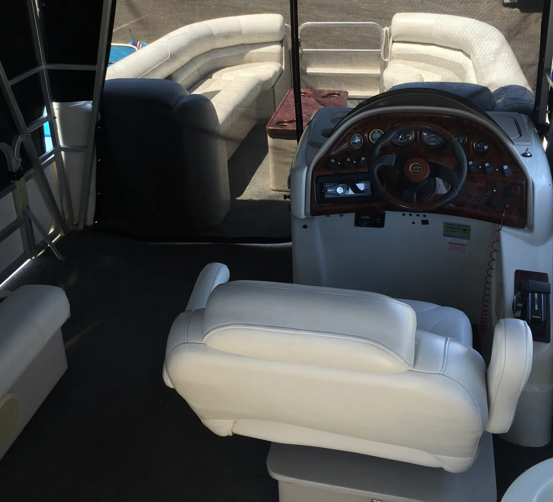 Sylvan Marine 8527 Mandalay Hardtop in Spicewood, TX — photo 7