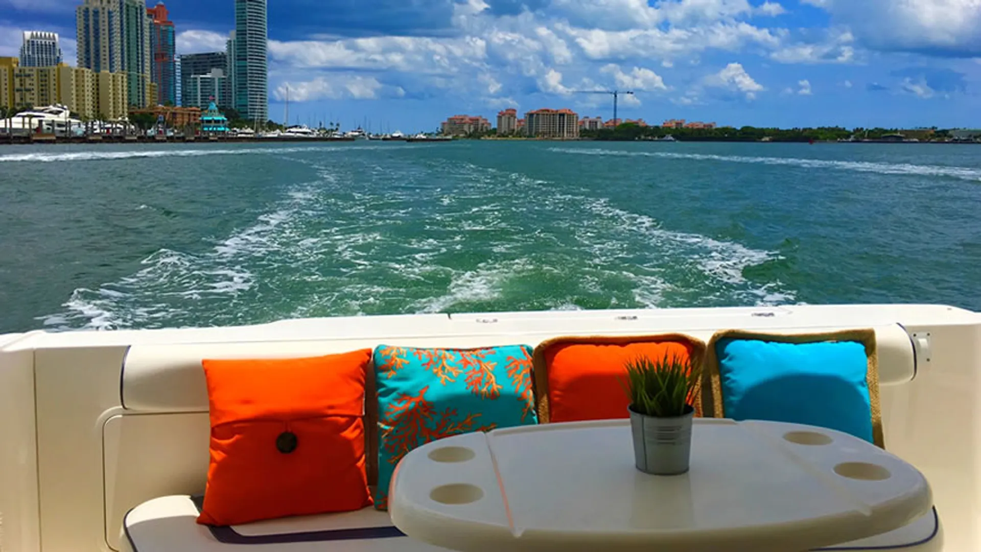 Sea Ray Boats 45 Sedan Bridge in Miami Beach, FL — photo 7