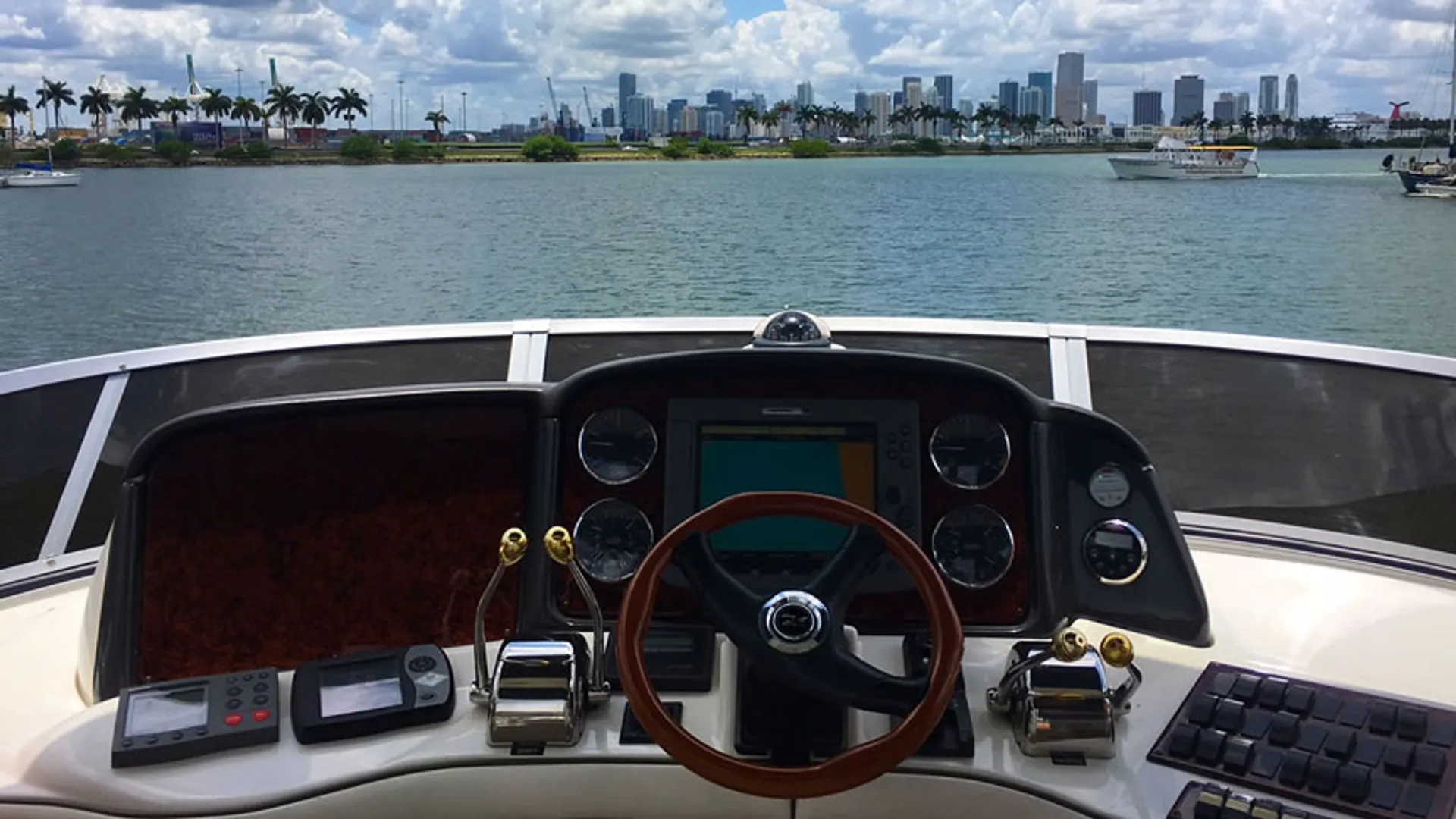 Sea Ray Boats 45 Sedan Bridge in Miami Beach, FL — photo 9
