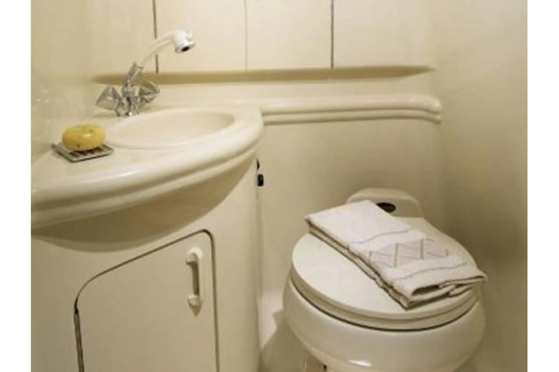 Sea Ray Boats 280 Sundancer in Athens, AL — photo 7