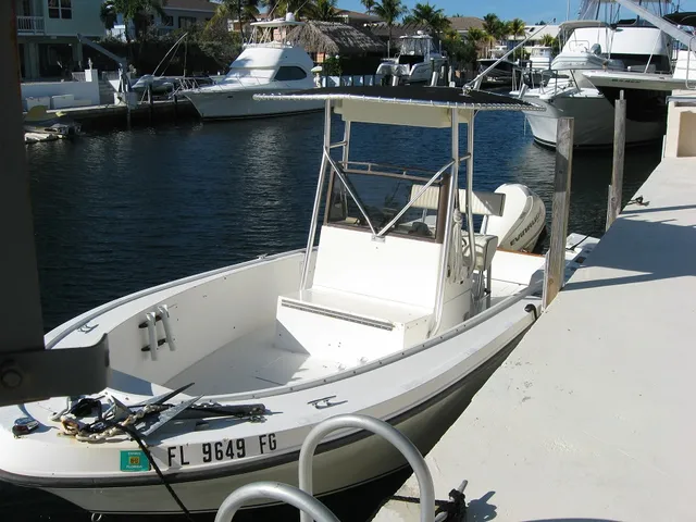 Rent a Mako Marine center console in Key Largo, FL near me