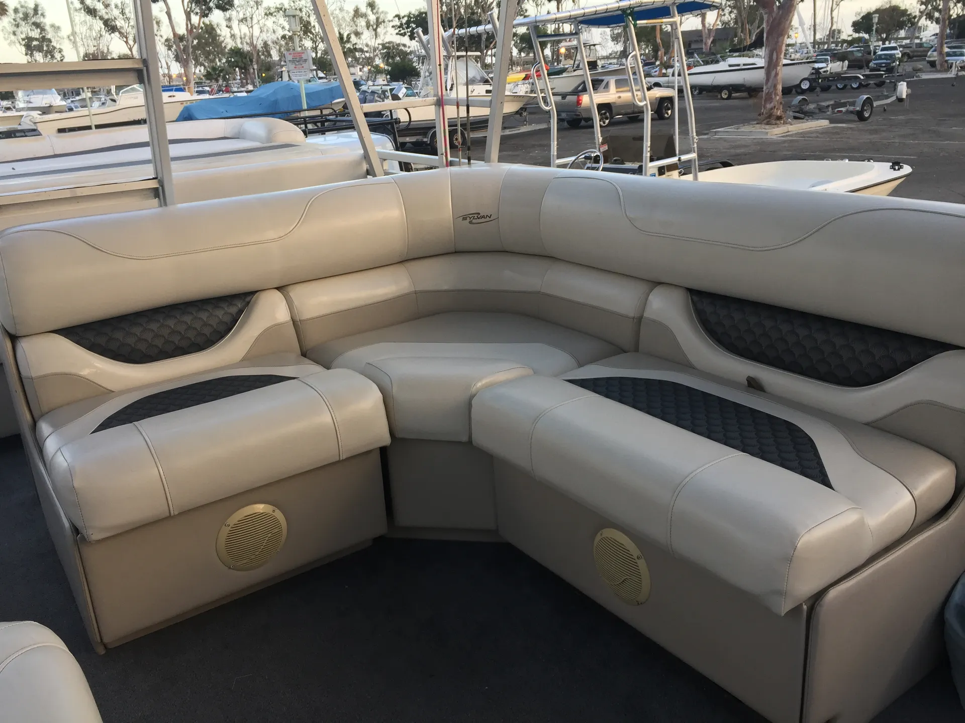 Sylvan Marine 8527 Mandalay Hardtop in Spicewood, TX — photo 2