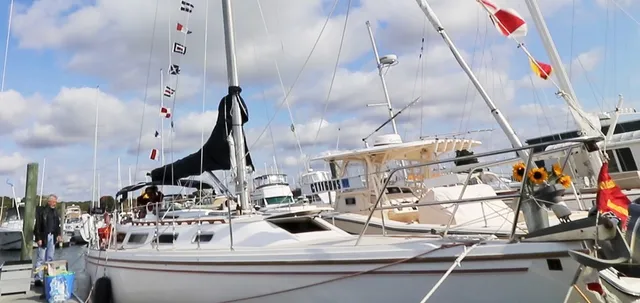 Rent a Catalina sloop in Westbrook, CT near me