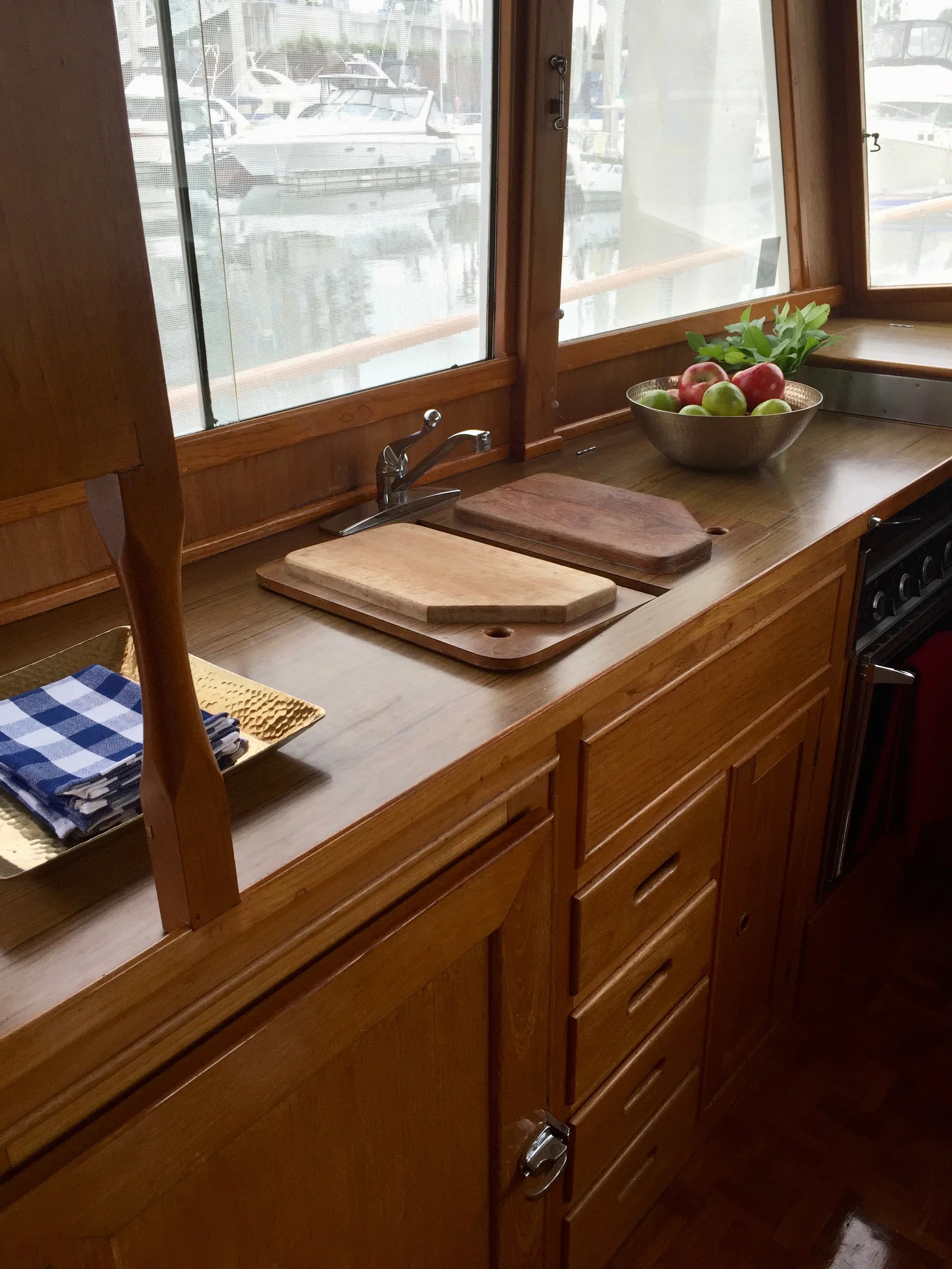 Grand Banks 42 Classic in Friday Harbor, WA — photo 5