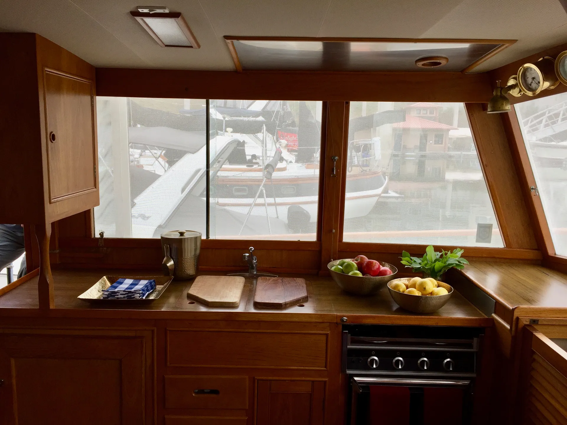 Grand Banks 42 Classic in Friday Harbor, WA — photo 4