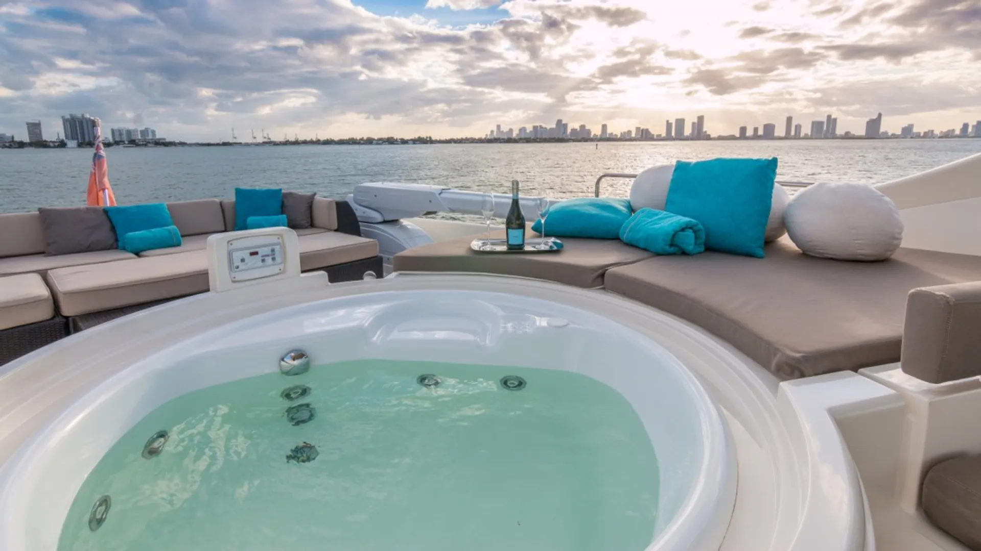 Ferretti 88 in Miami Beach, FL — photo 6