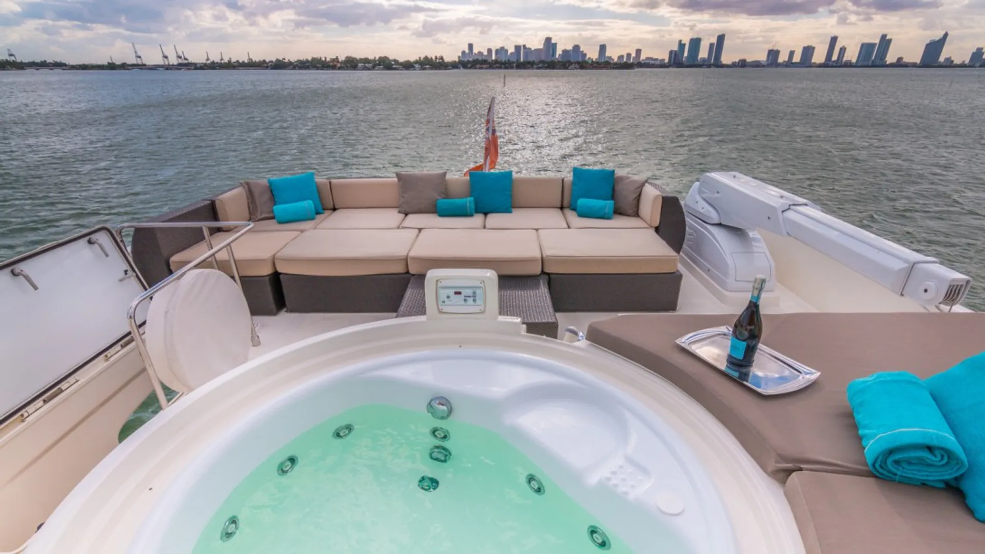 Ferretti 88 in Miami Beach, FL — photo 5