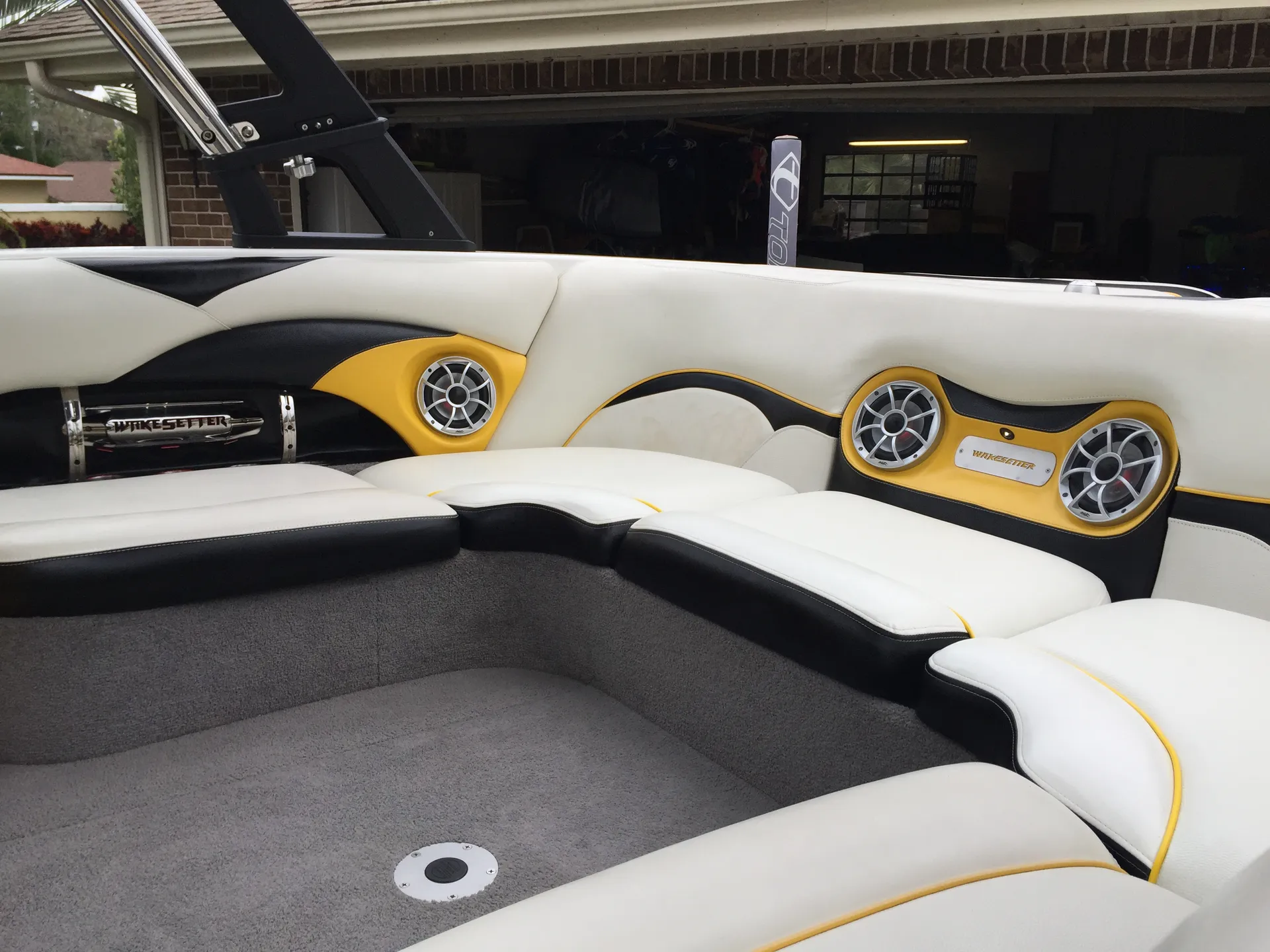 Malibu Boats Wakesetter VLX in Nashville, TN — photo 6