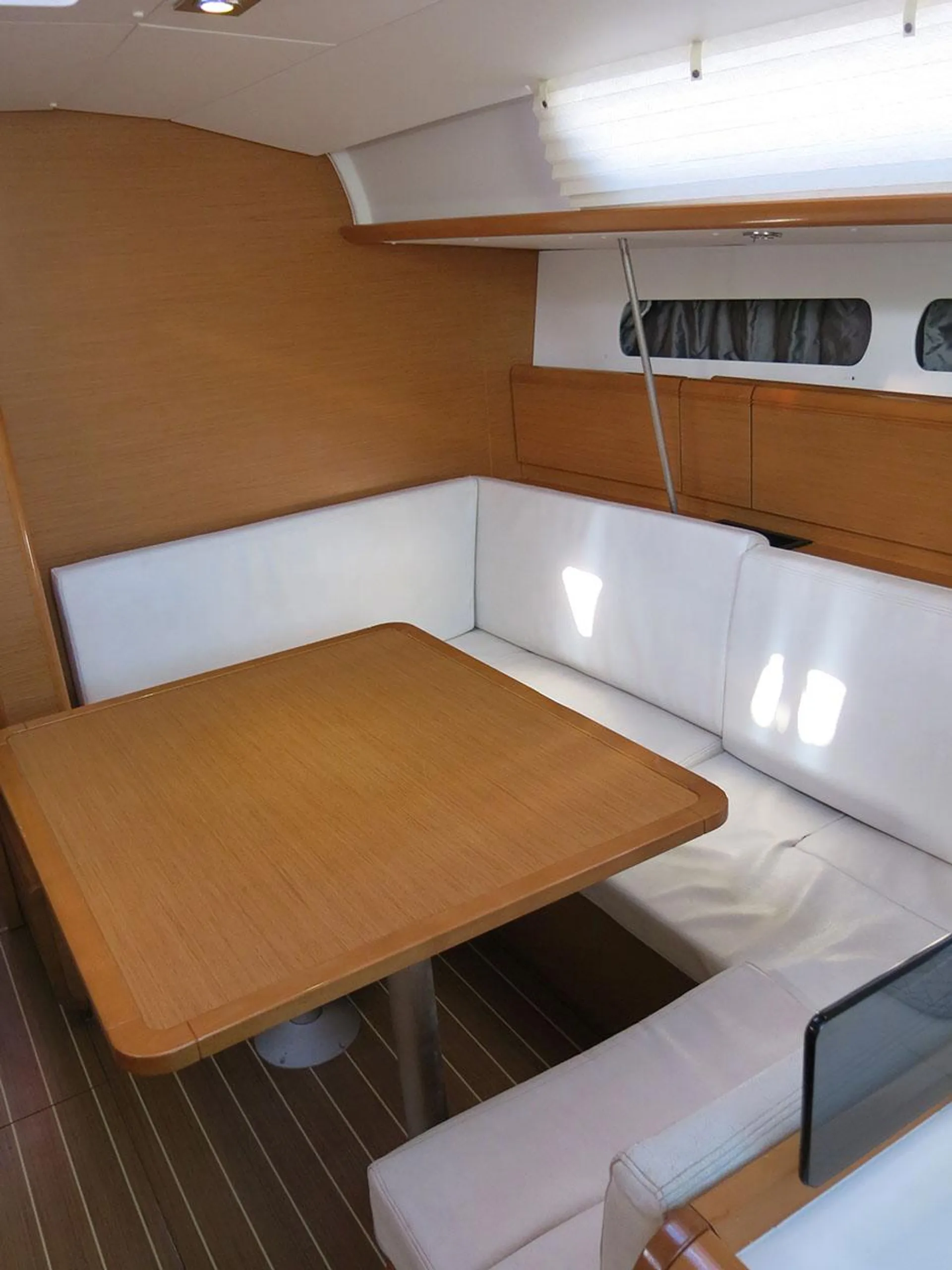 Jeanneau Sailboats Sun Odyssey 409 in Cabo Rojo, Cabo Rojo — photo 10