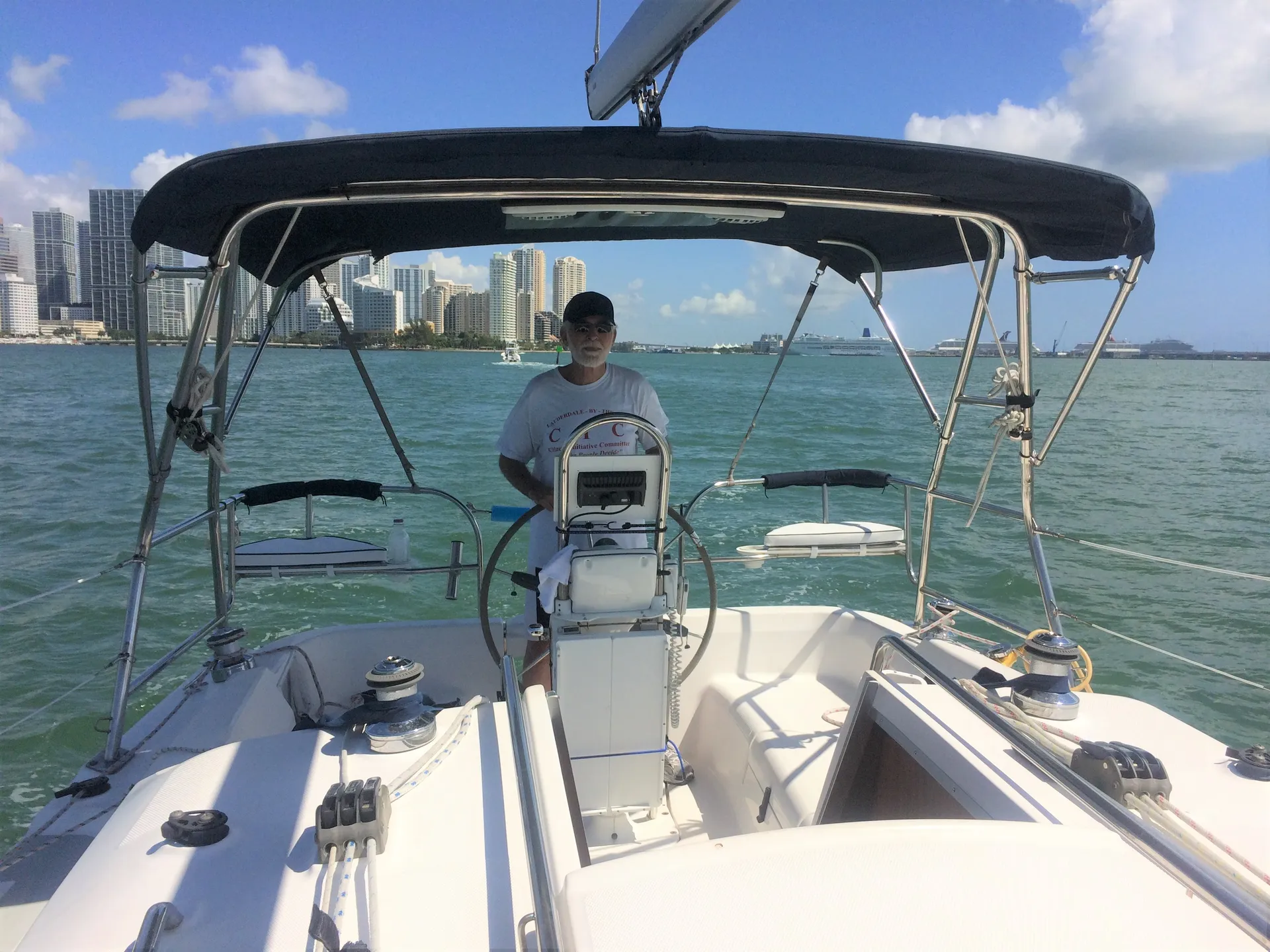 Hunter 31 in Miami, FL — photo 2