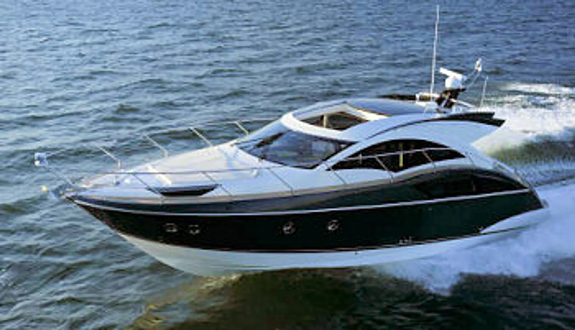 Marquis Yachts 420 Sport Coupe in Chicago, IL — photo 3