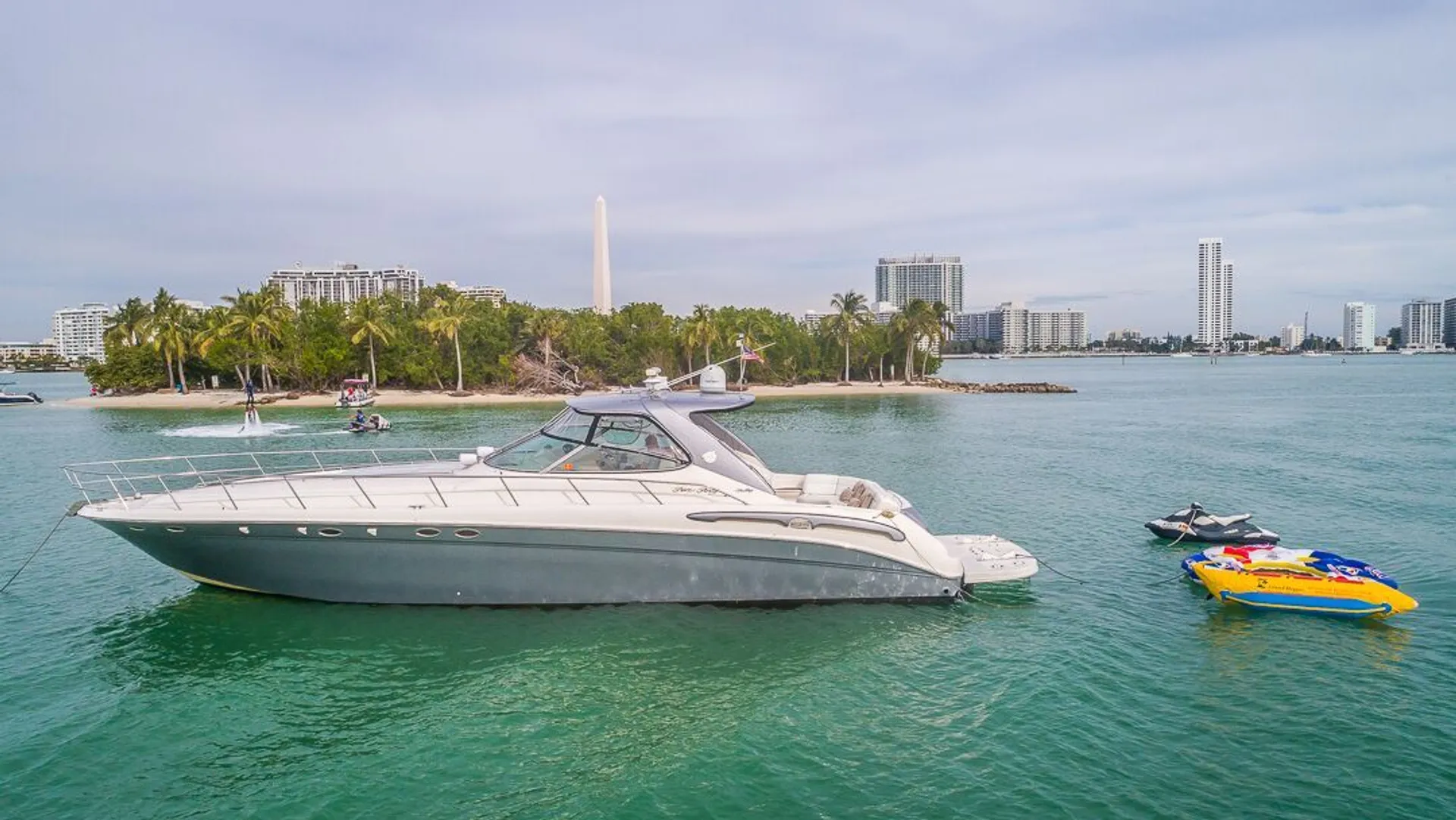 Sea Ray Boats 540 Sundancer in Miami Beach, FL — photo 4