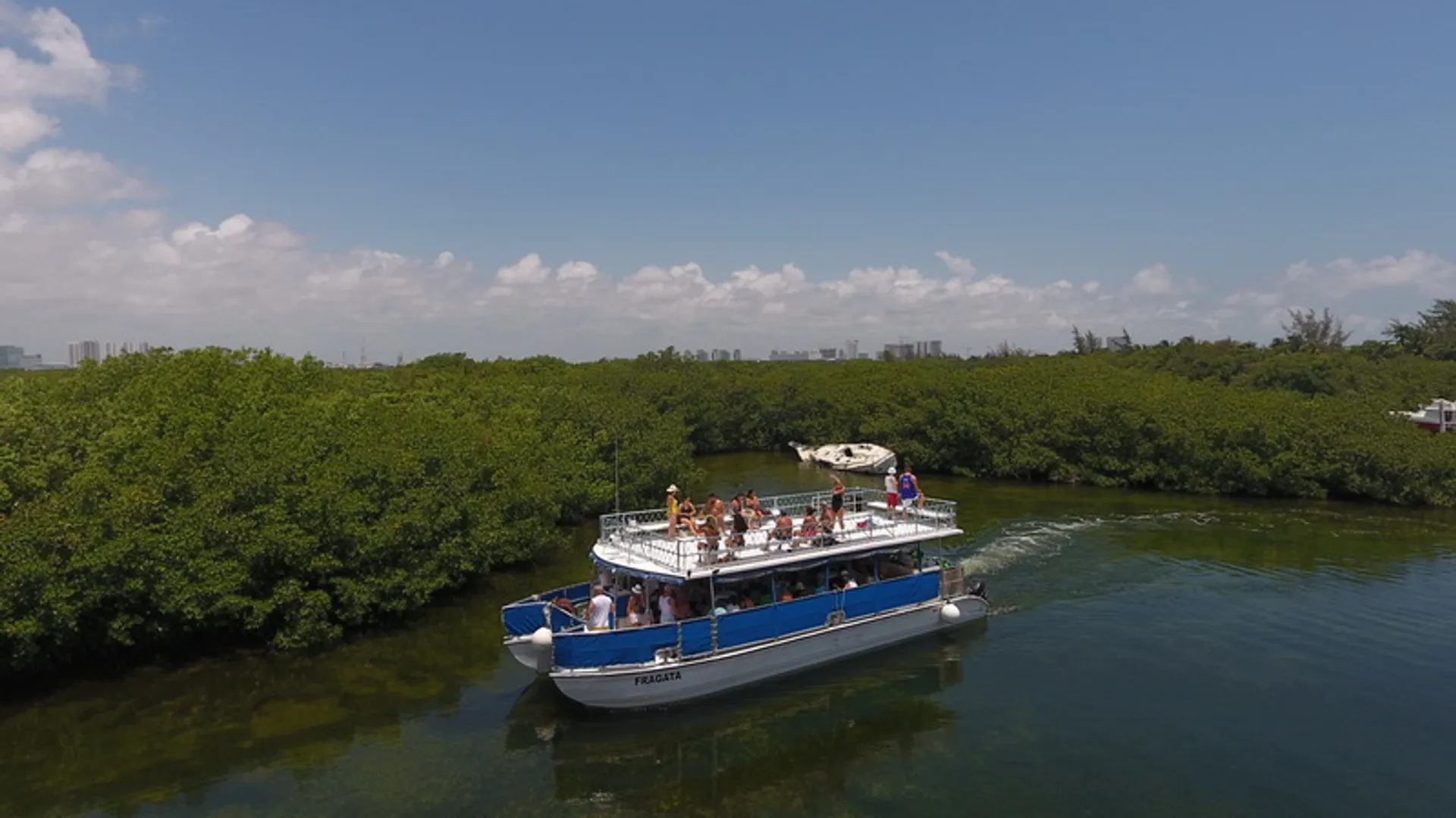 Catamaran Cruisers Vagabond in Cancún, Quintana Roo — photo 2