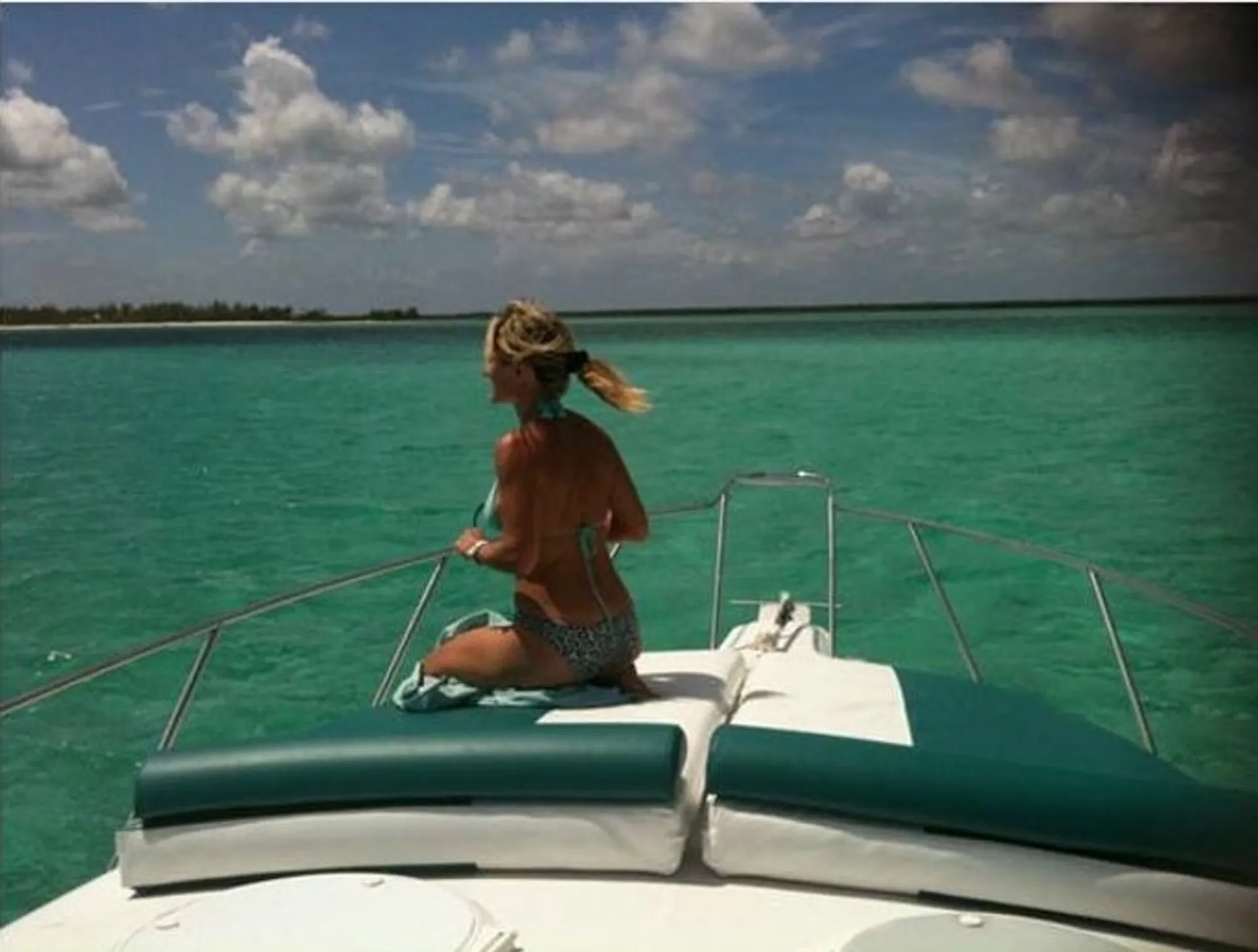 Chris Craft Motor Yacht in Playa del Carmen, Quintana Roo — photo 6