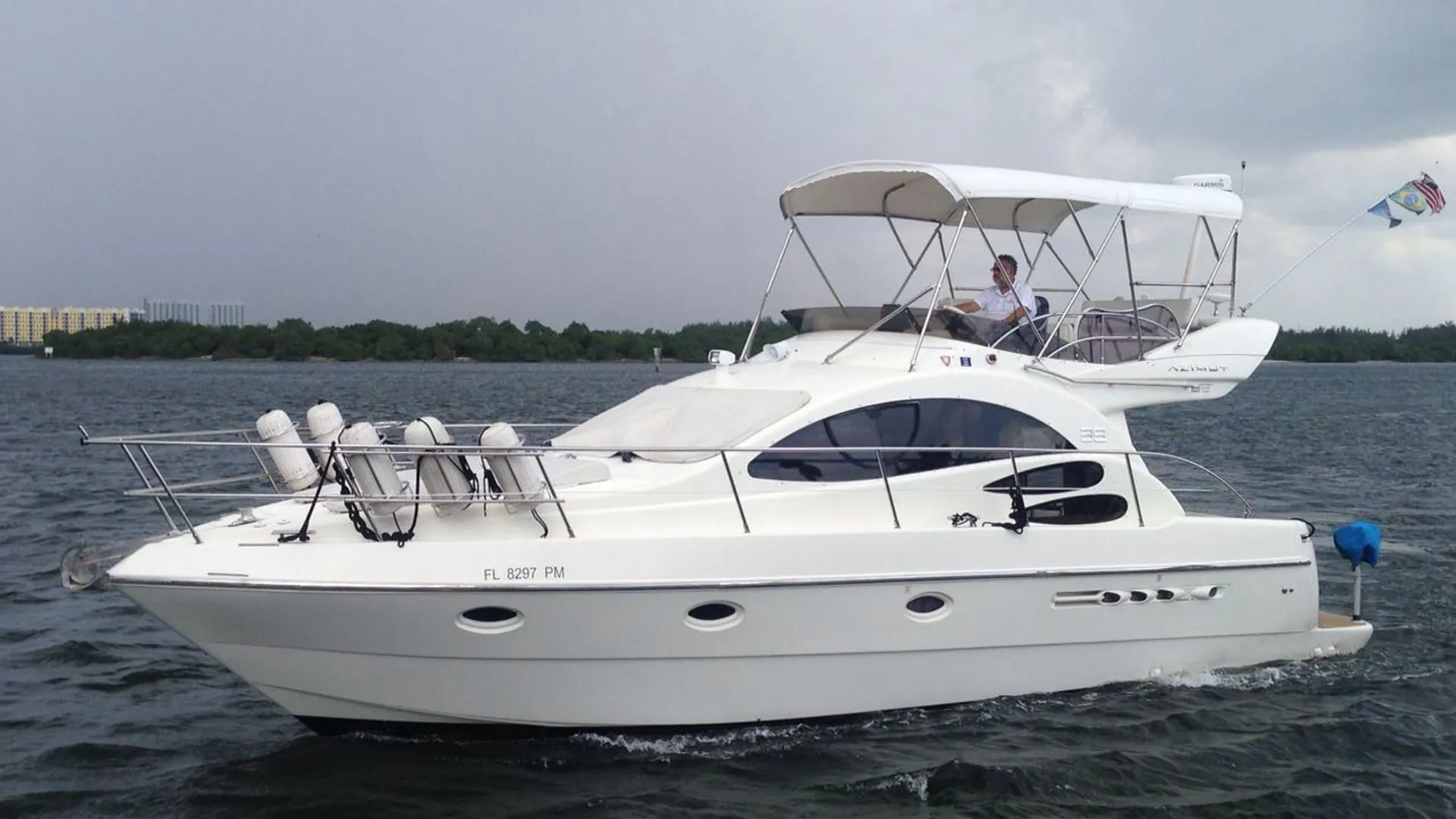 Azimut 39 in Aventura, FL — photo 10