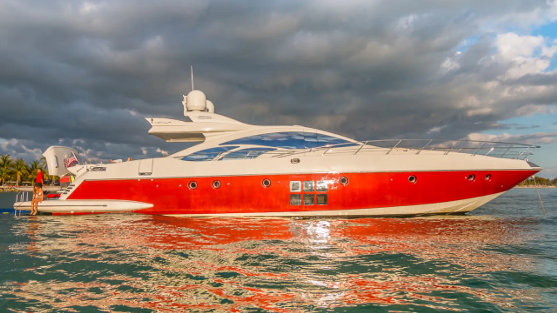 Azimut Motoryacht in Miami, FL