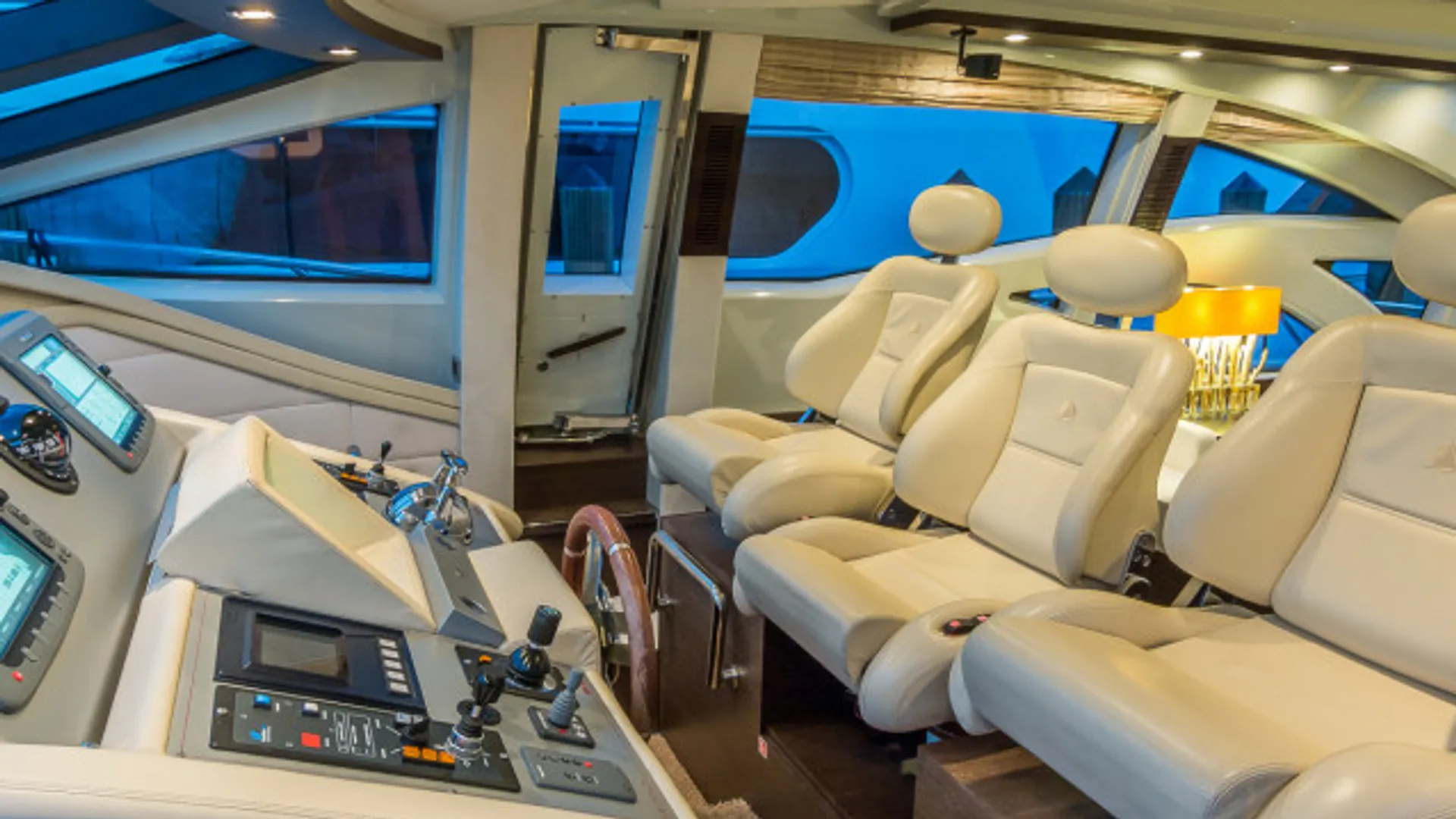 Azimut Motoryacht in Miami, FL — photo 7