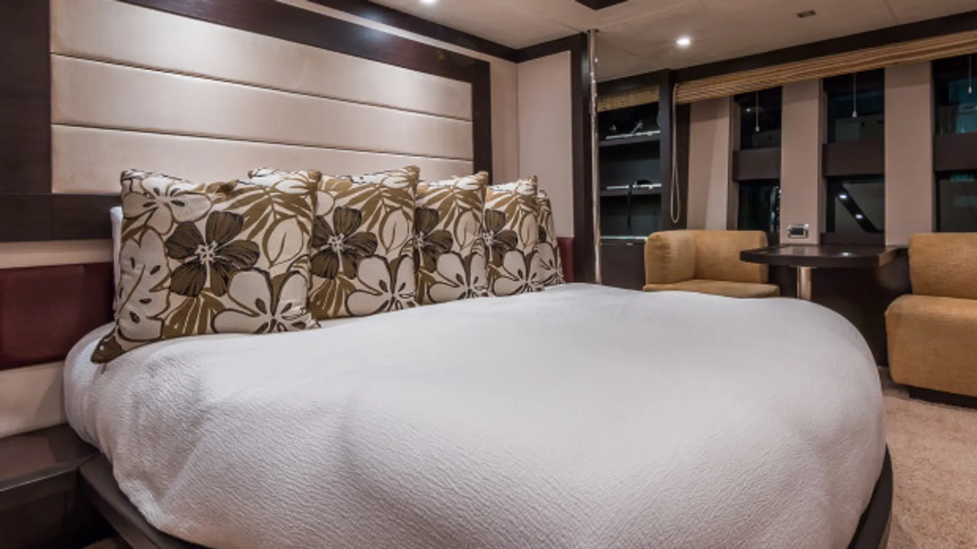 Azimut Motoryacht in Miami, FL — photo 8