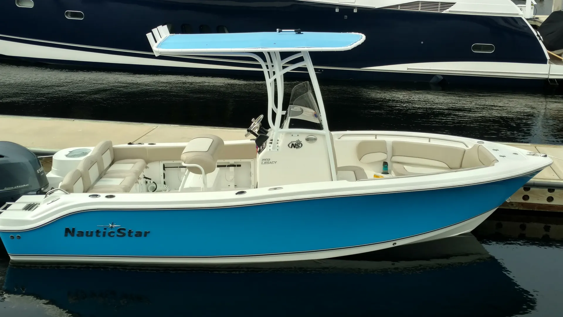2017 Nautic Star Center Console