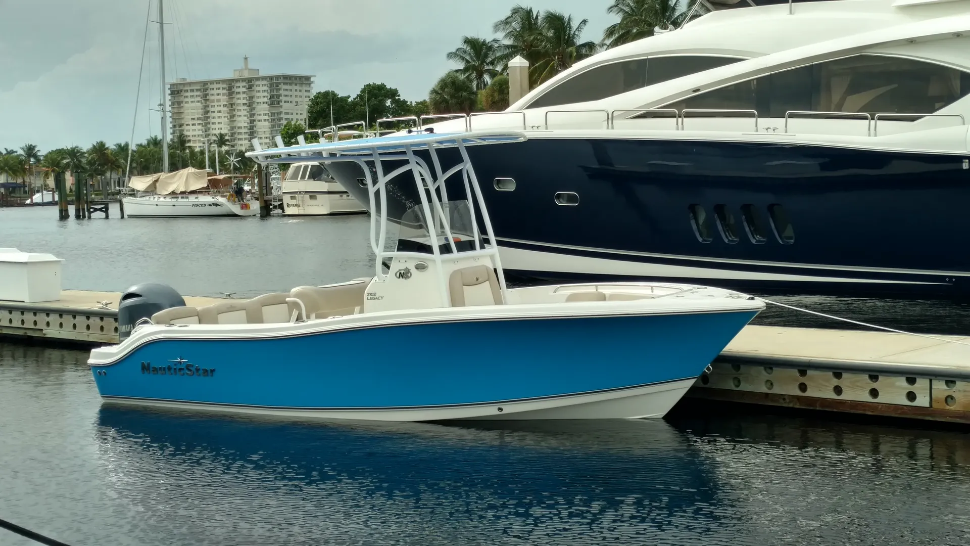 2017 Nautic Star Center Console