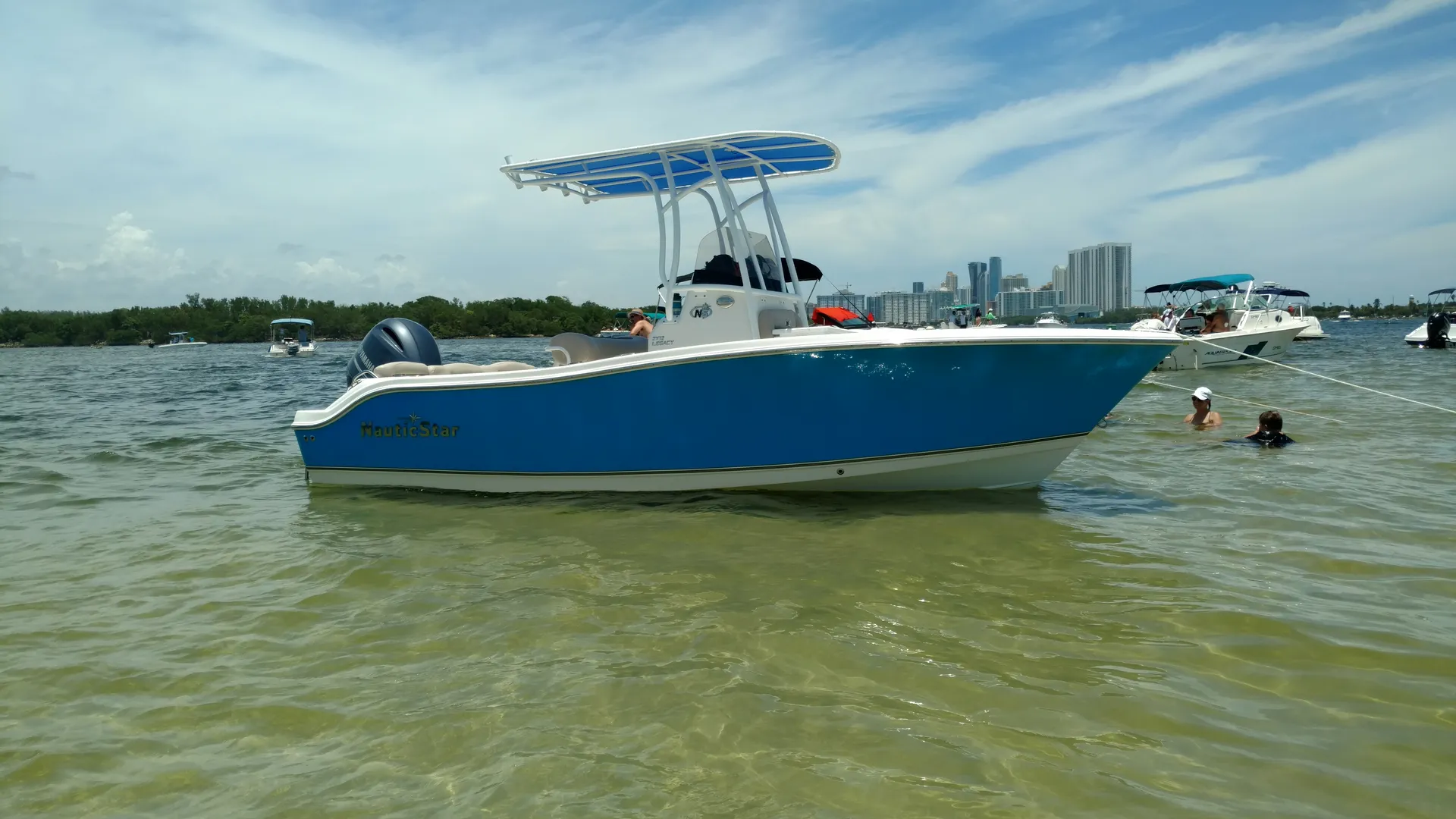 2017 Nautic Star Center Console