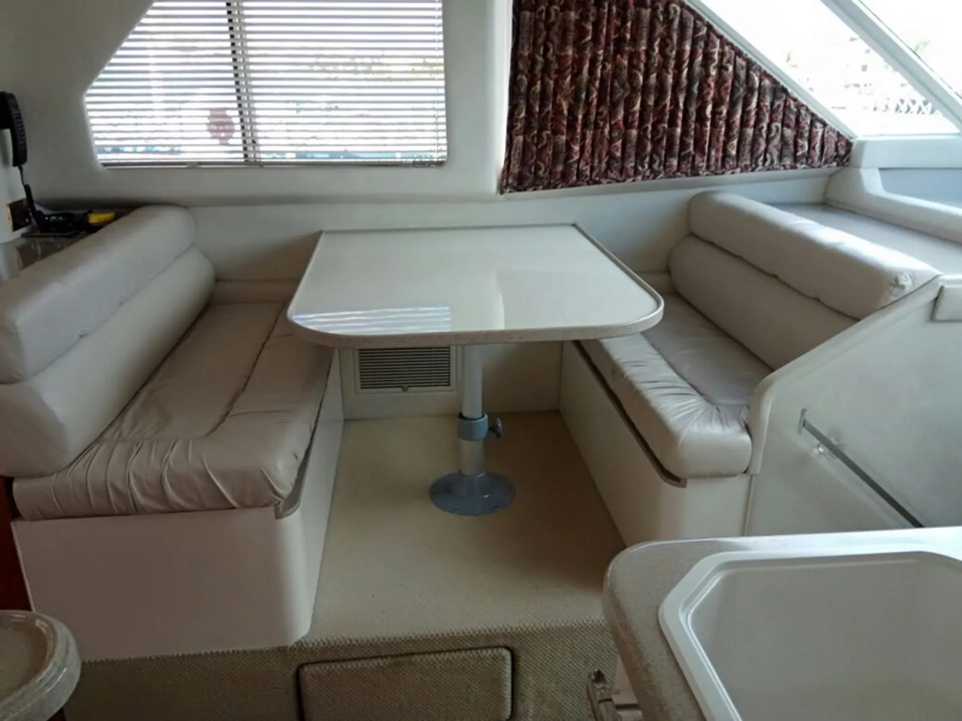 Sea Ray Sedan Bridge in Cancún, Q.R. — photo 4